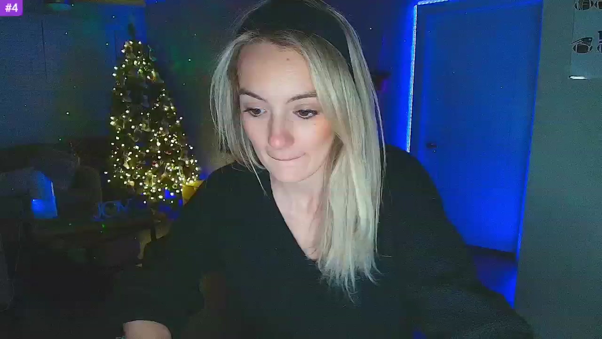 Gallery image thumbnail from Sammy_gray's myfreecams stream on, 12/19/2024, 02:23 image 1 of 20