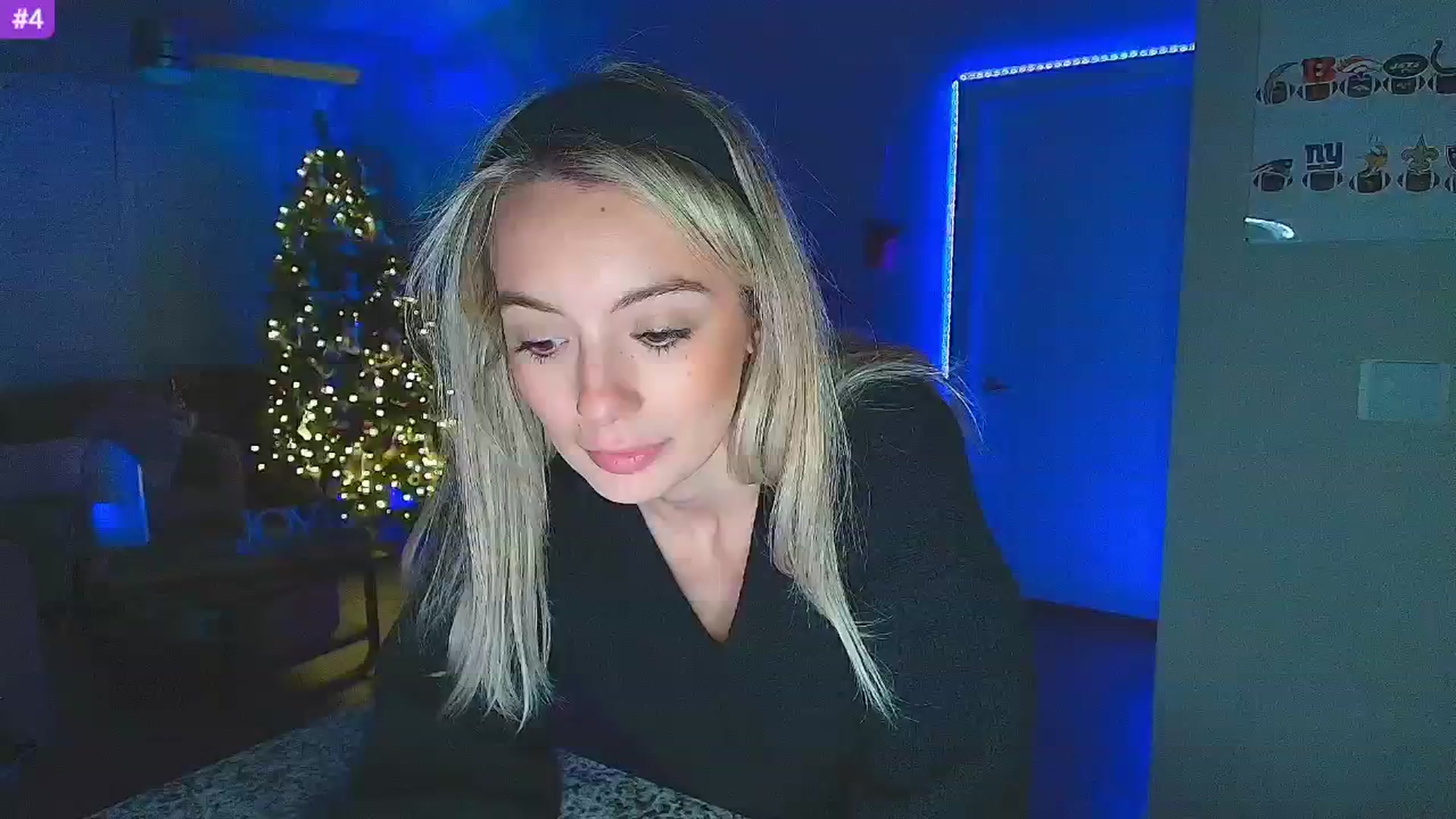 Gallery image thumbnail from Sammy_gray's myfreecams stream on, 12/19/2024, 02:23 image 12 of 20