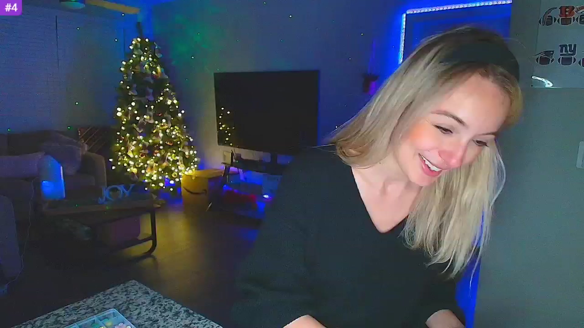 Gallery image thumbnail from Sammy_gray's myfreecams stream on, 12/19/2024, 05:44 image 1 of 20