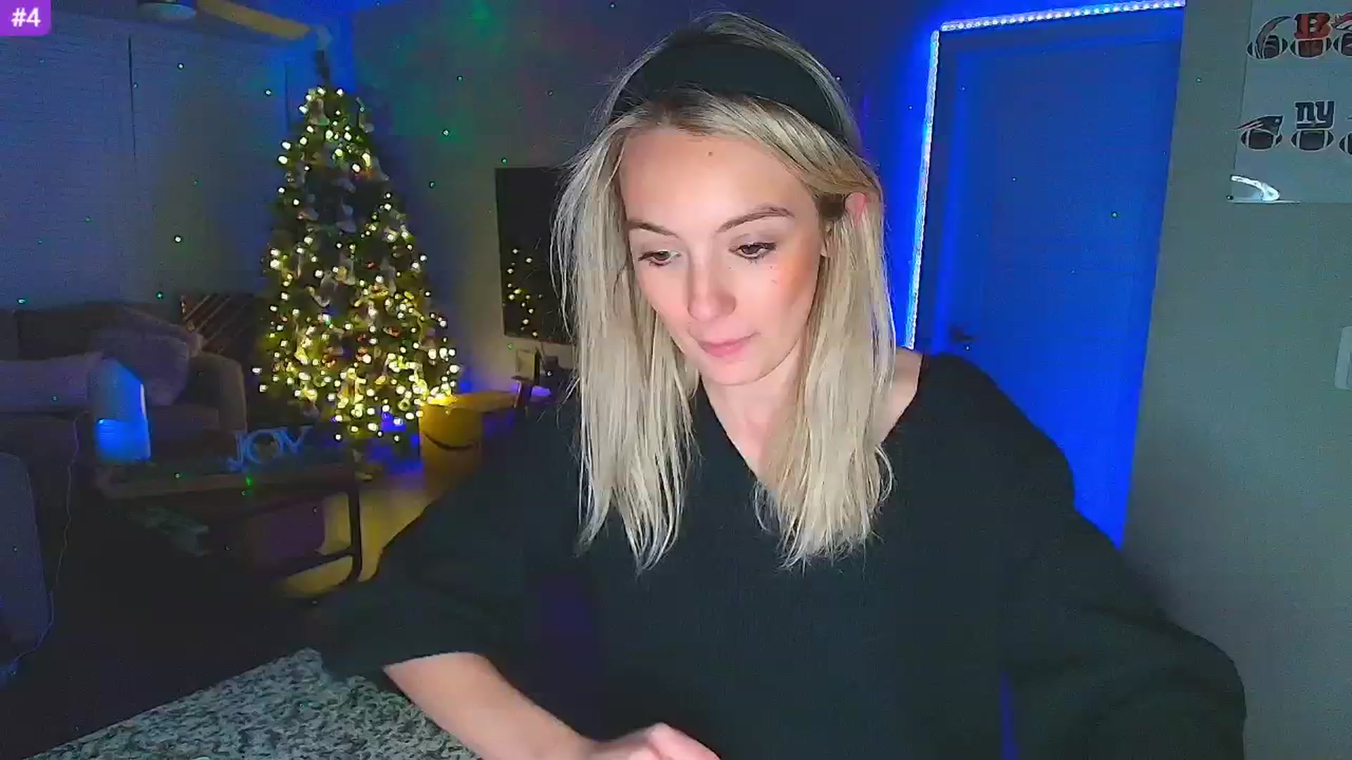 Gallery image thumbnail from Sammy_gray's myfreecams stream on, 12/19/2024, 05:44 image 2 of 20