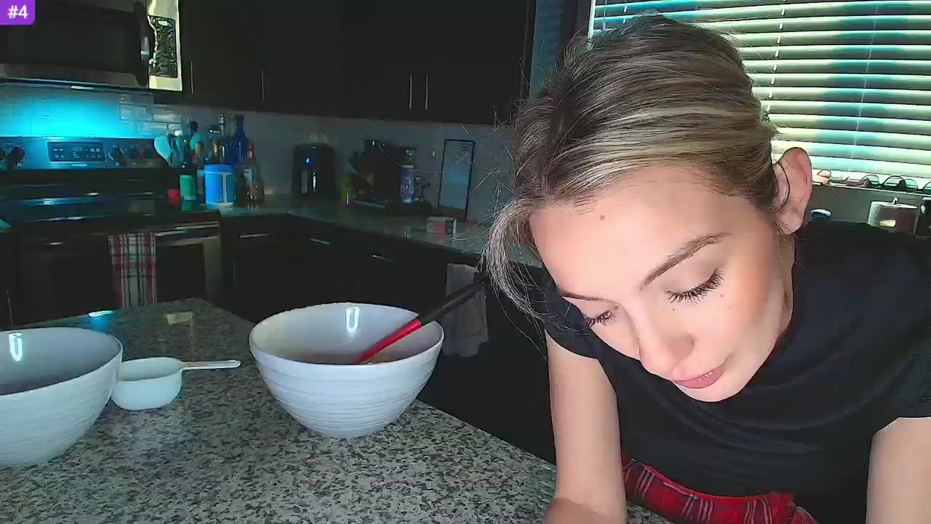 Gallery image thumbnail from Sammy_gray's myfreecams stream on, 12/19/2024, 23:50 image 19 of 20