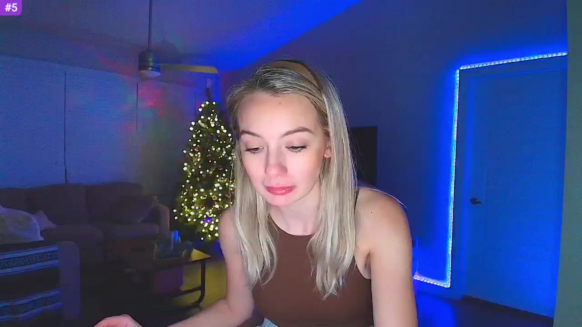 Gallery image thumbnail from Sammy_gray's myfreecams stream on, 01/08/2025, 01:58 image 6 of 20