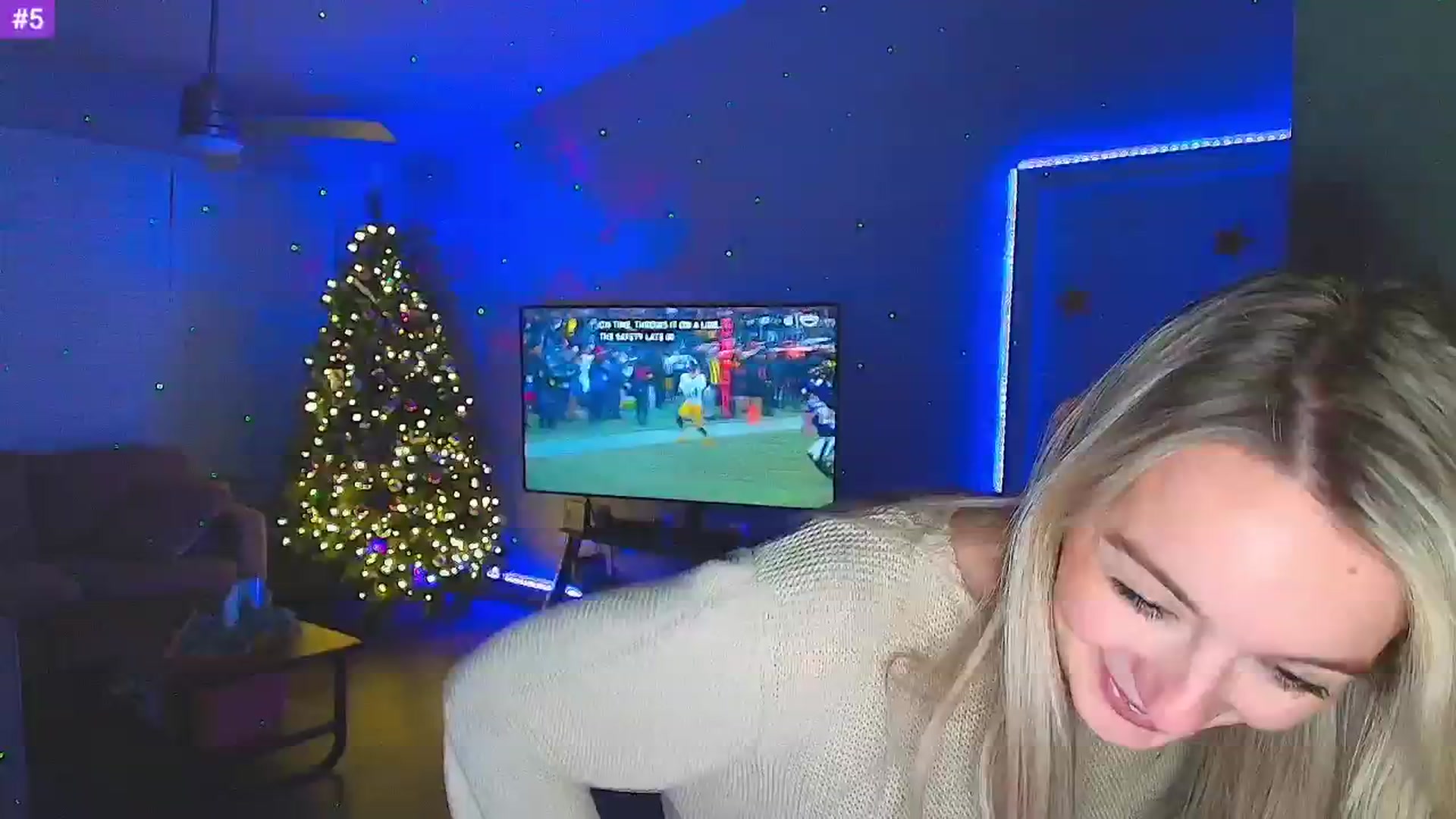 Gallery image thumbnail from Sammy_gray's myfreecams stream on, 01/12/2025, 04:15 image 16 of 20