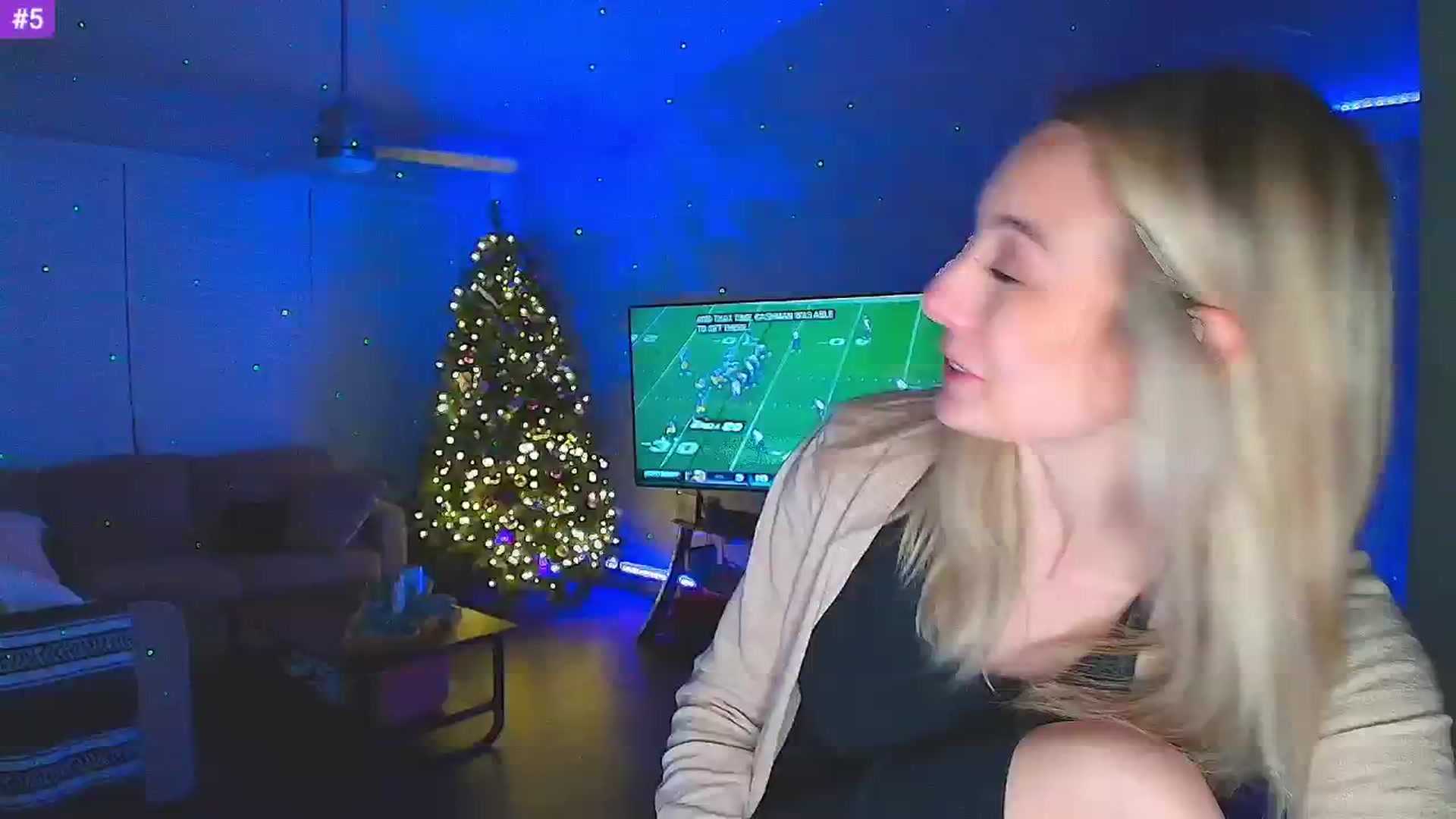 Gallery image thumbnail from Sammy_gray's myfreecams stream on, 01/14/2025, 04:46 image 1 of 20