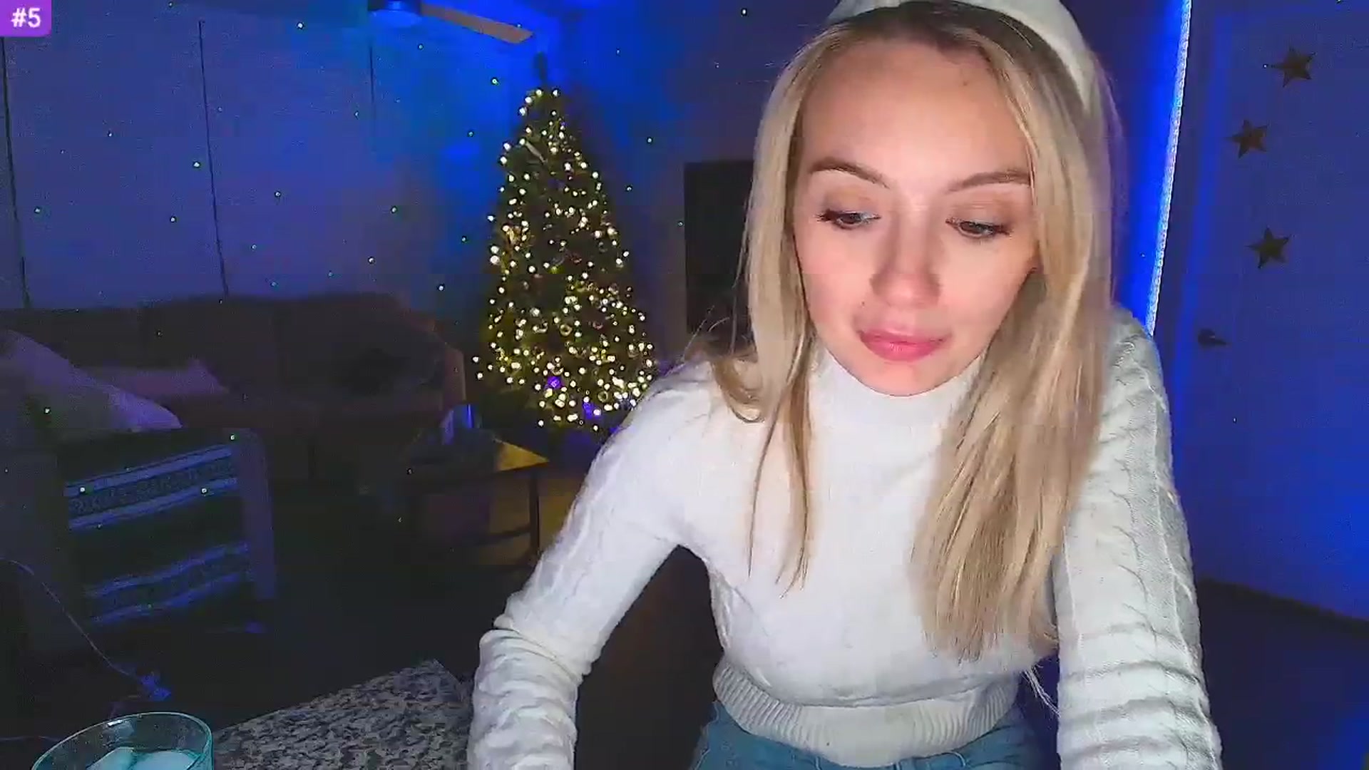 Gallery image thumbnail from Sammy_gray's myfreecams stream on, 01/18/2025, 02:51 image 7 of 20