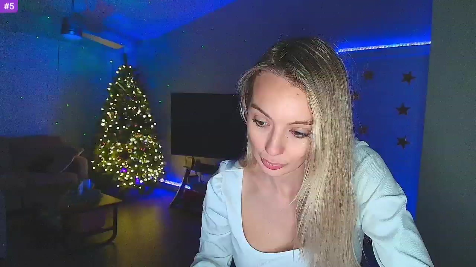 Gallery image thumbnail from Sammy_gray's myfreecams stream on, 01/19/2025, 04:32 image 4 of 20