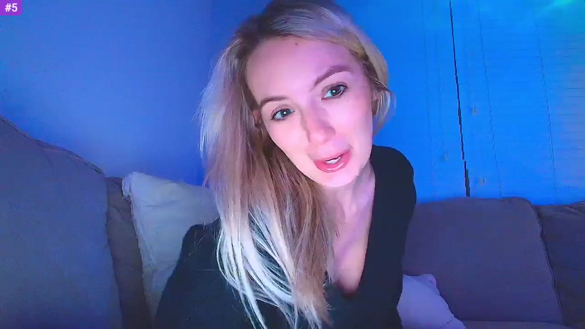Gallery image thumbnail from Sammy_gray's myfreecams stream on, 01/20/2025, 07:24 image 6 of 20