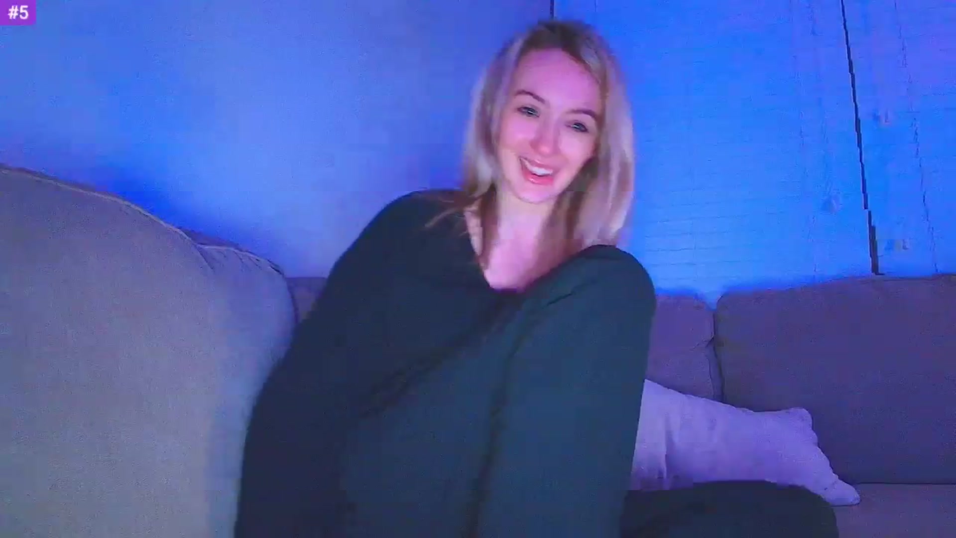 Gallery image thumbnail from Sammy_gray's myfreecams stream on, 01/20/2025, 07:24 image 14 of 20