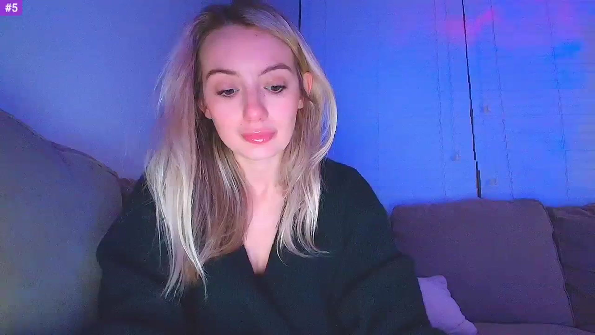 Gallery image thumbnail from Sammy_gray's myfreecams stream on, 01/20/2025, 07:24 image 7 of 20
