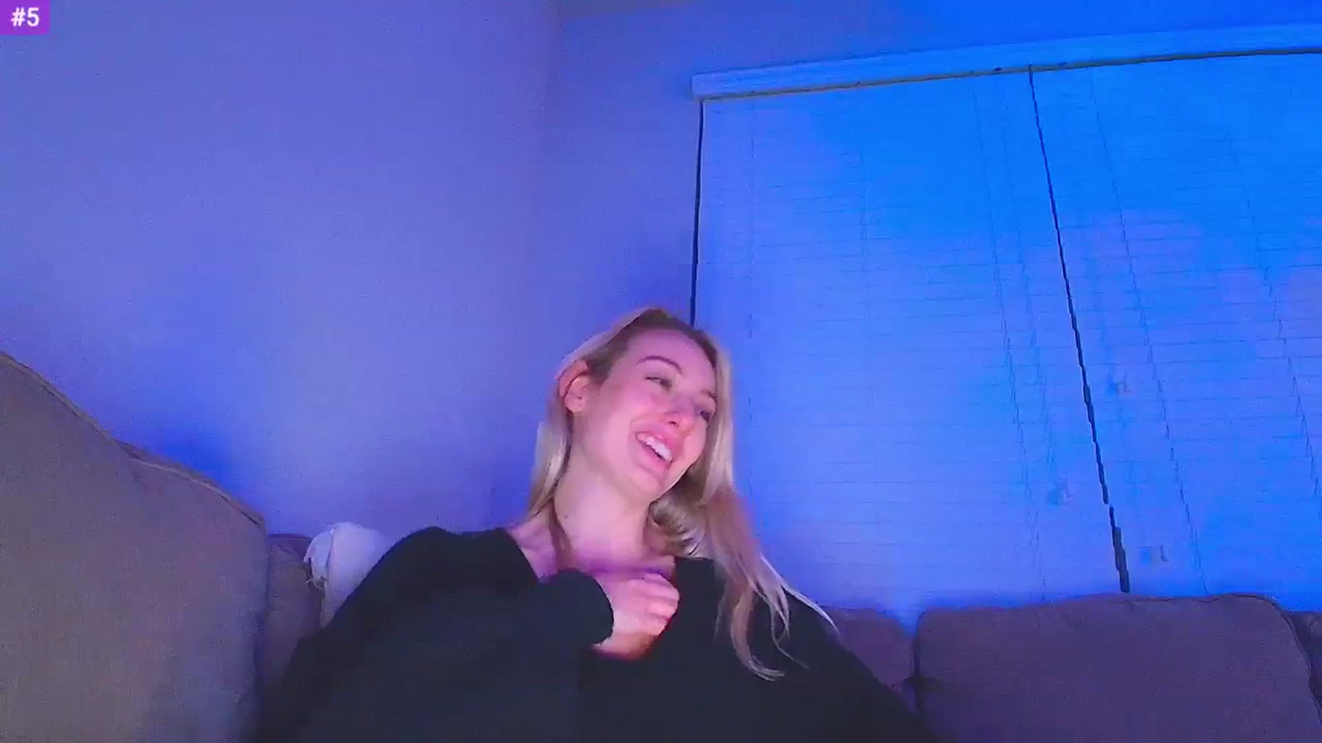 Gallery image thumbnail from Sammy_gray's myfreecams stream on, 01/20/2025, 07:24 image 3 of 20