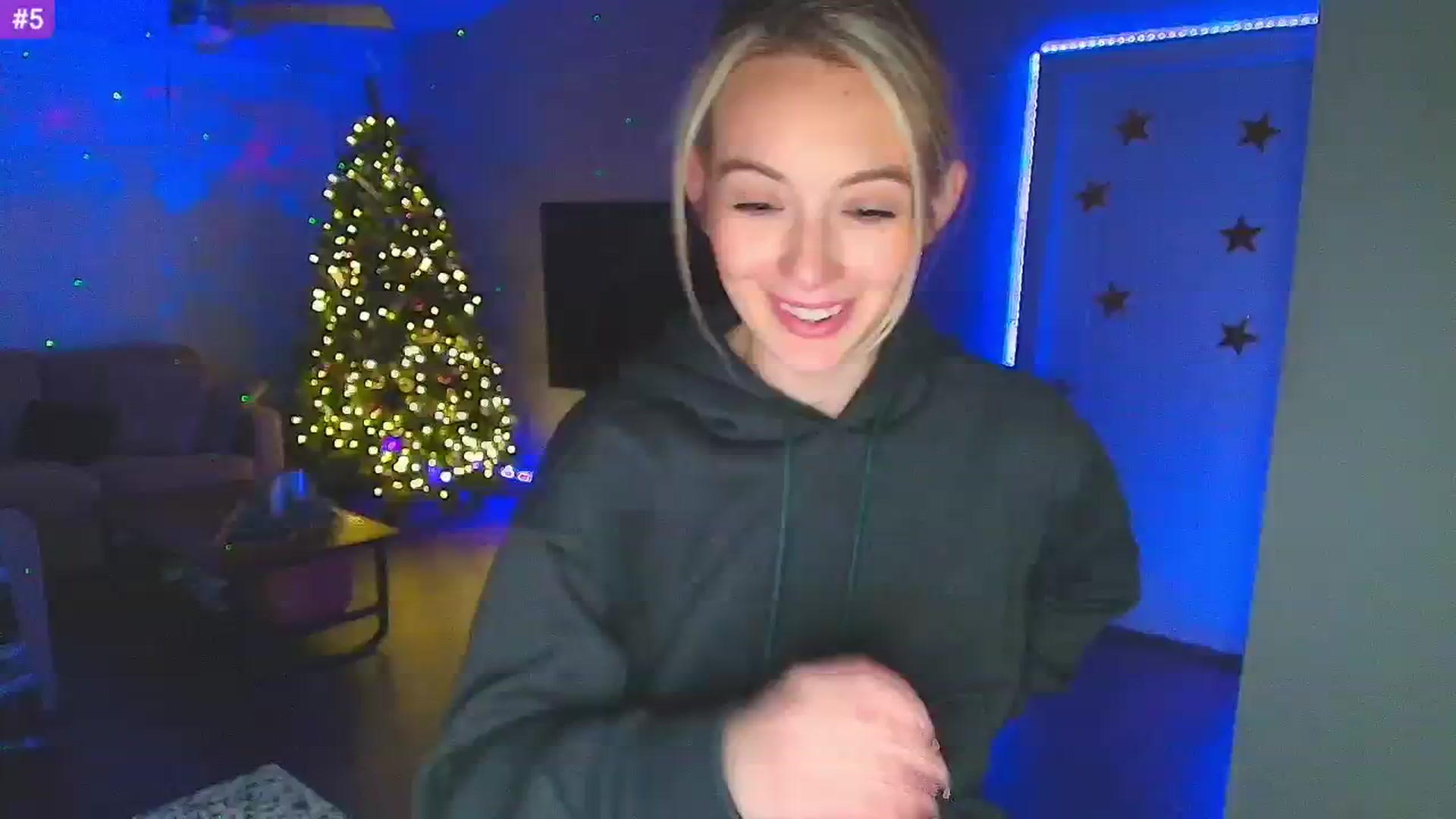 Gallery image thumbnail from Sammy_gray's myfreecams stream on, 01/22/2025, 07:41 image 6 of 20