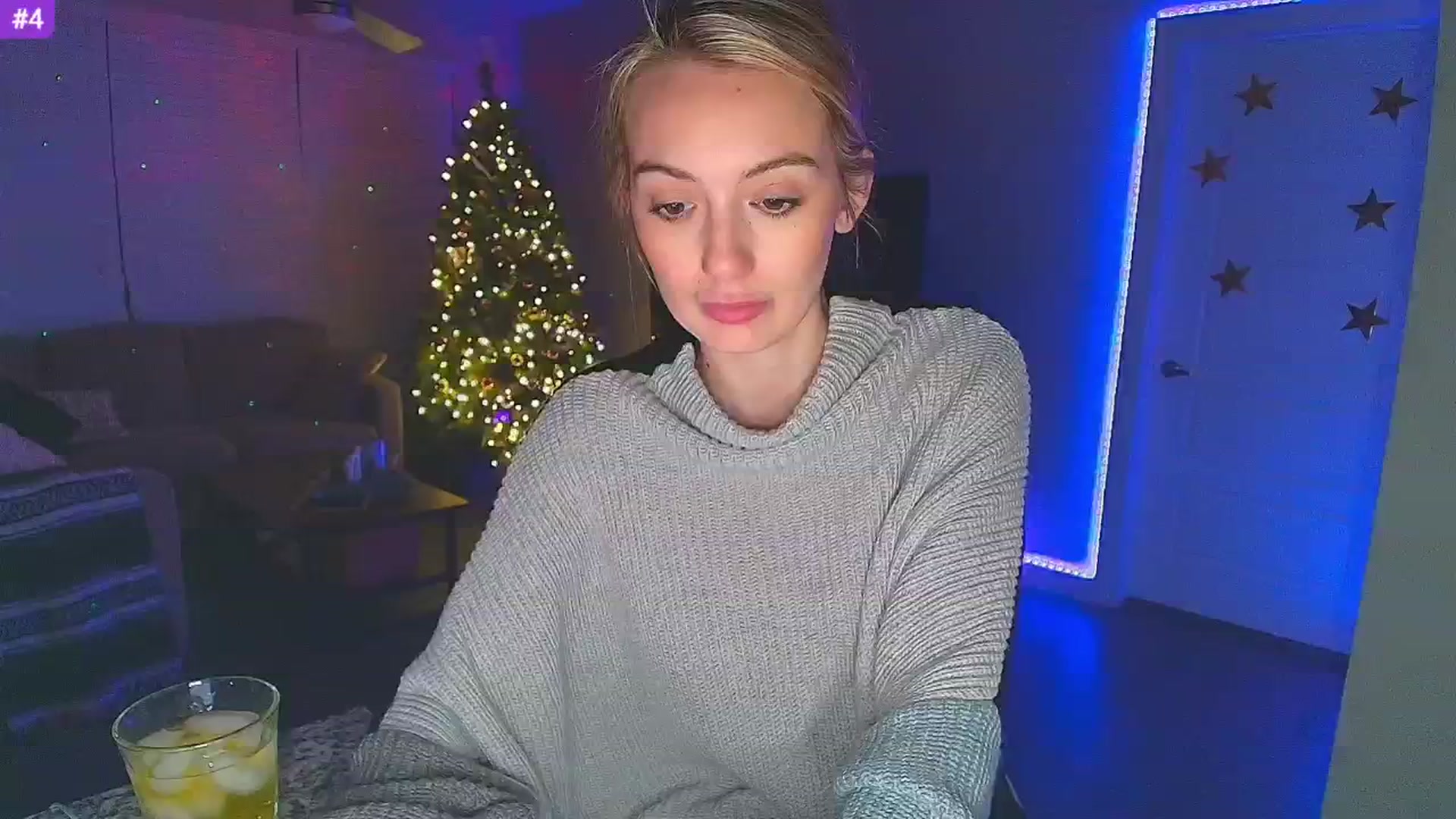 Gallery image thumbnail from Sammy_gray's myfreecams stream on, 01/28/2025, 02:33 image 16 of 20
