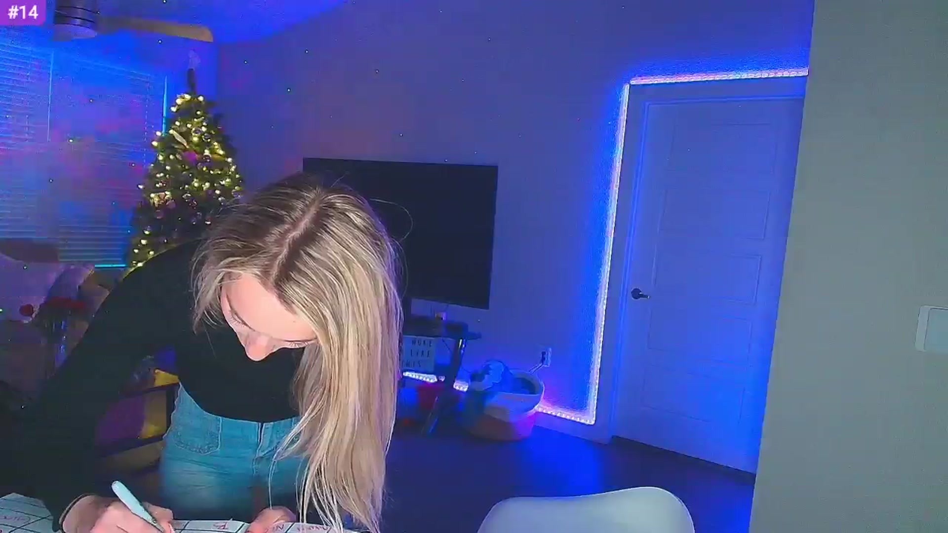 Gallery image thumbnail from Sammy_gray's myfreecams stream on, 02/09/2025, 03:28 image 7 of 20