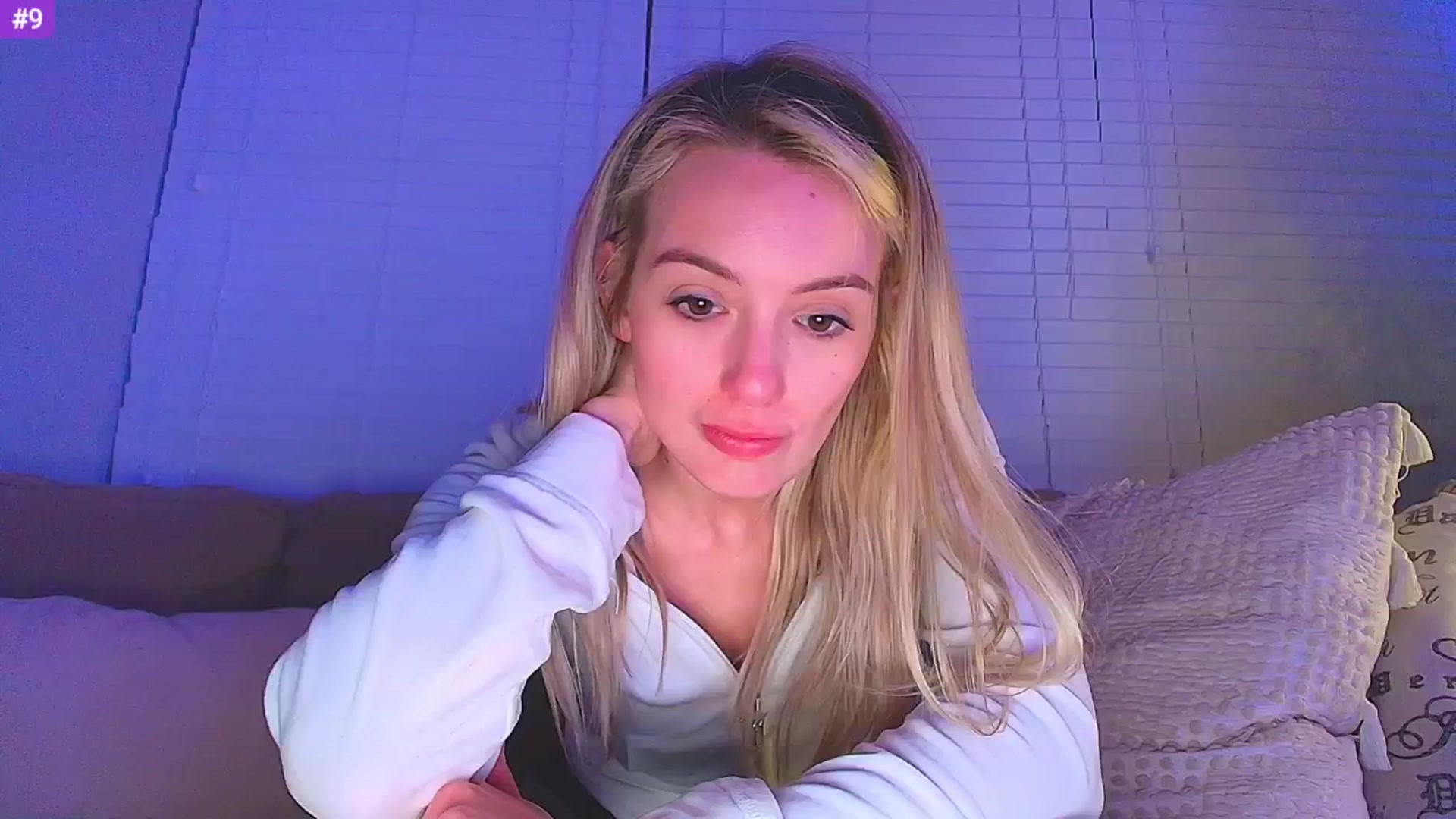 Gallery image thumbnail from Sammy_gray's myfreecams stream on, 02/19/2025, 07:56 image 13 of 20