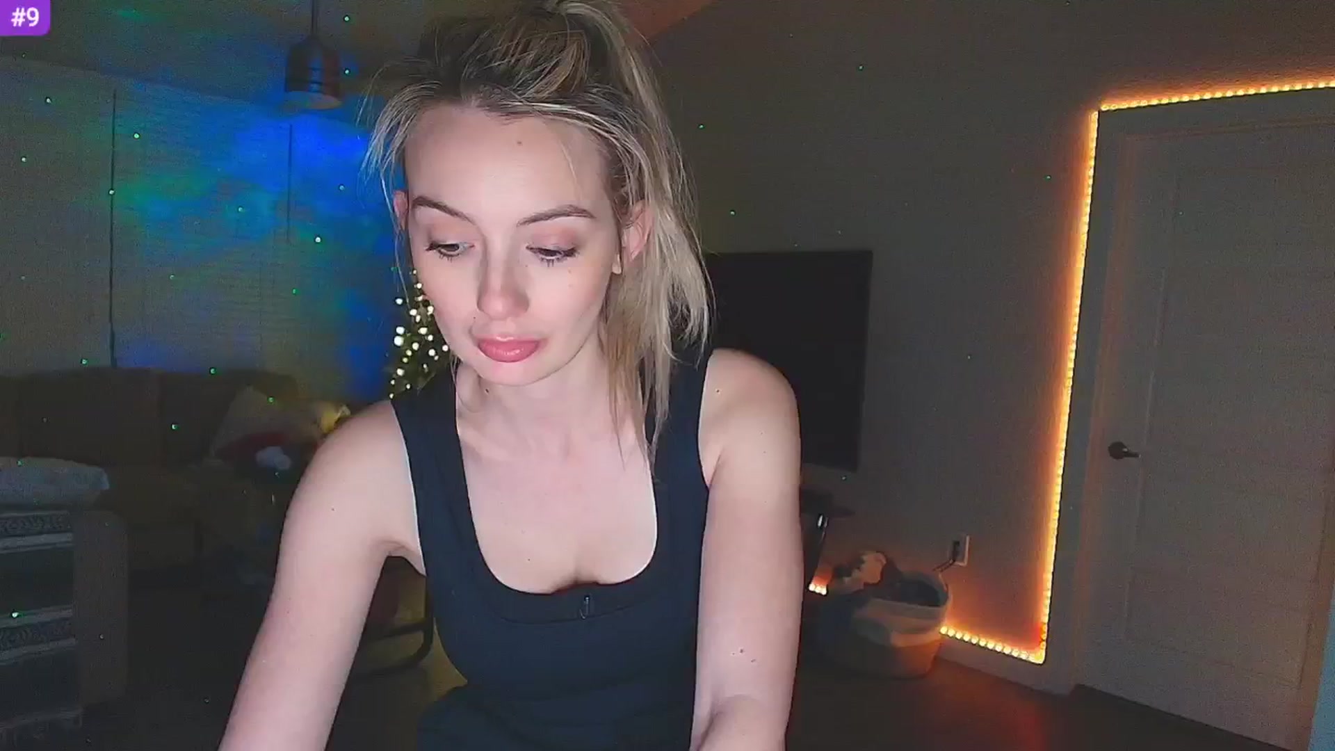 Gallery image thumbnail from Sammy_gray's myfreecams stream on, 02/24/2025, 05:47 image 13 of 20