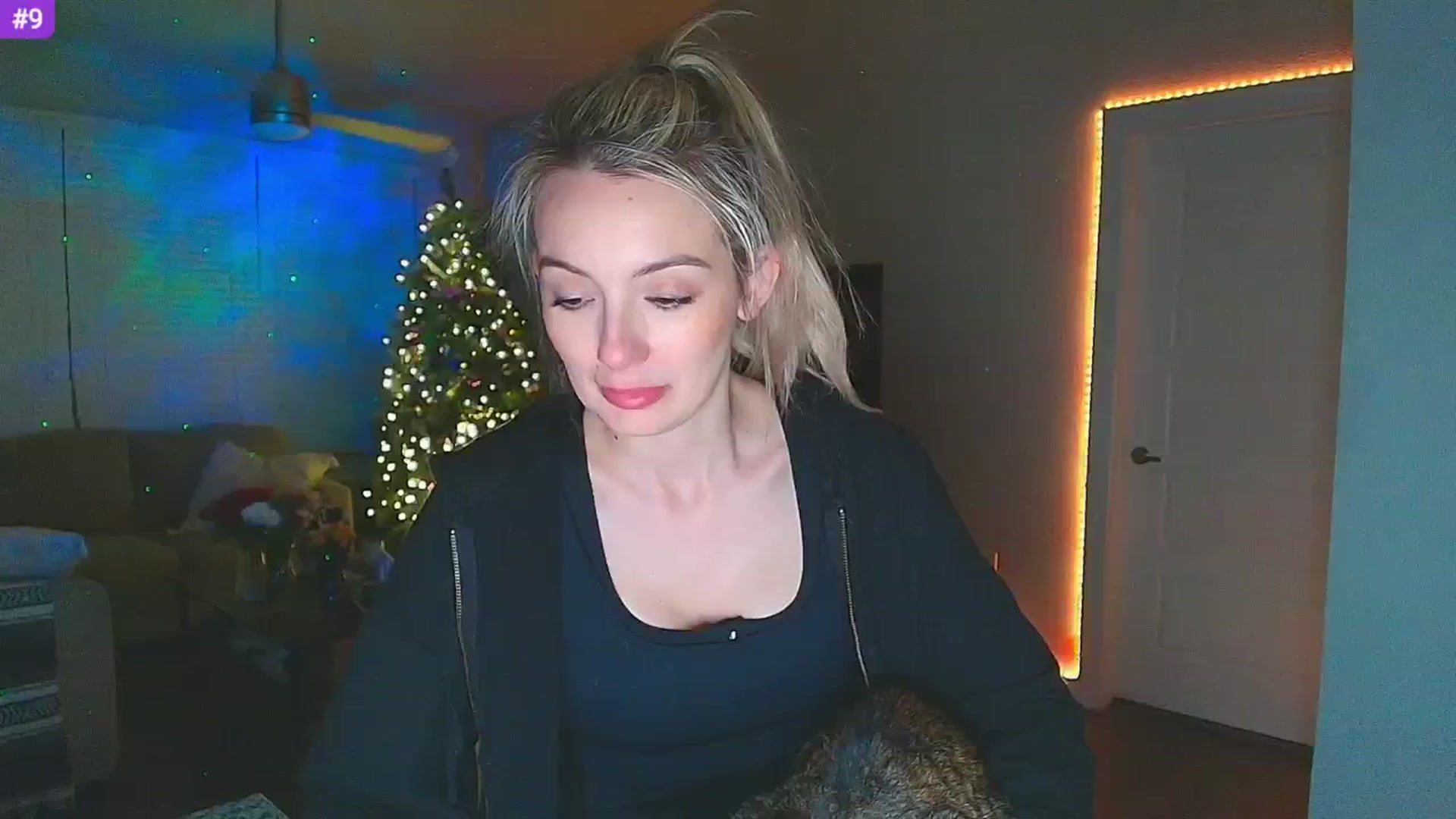 Gallery image thumbnail from Sammy_gray's myfreecams stream on, 02/24/2025, 05:47 image 4 of 20
