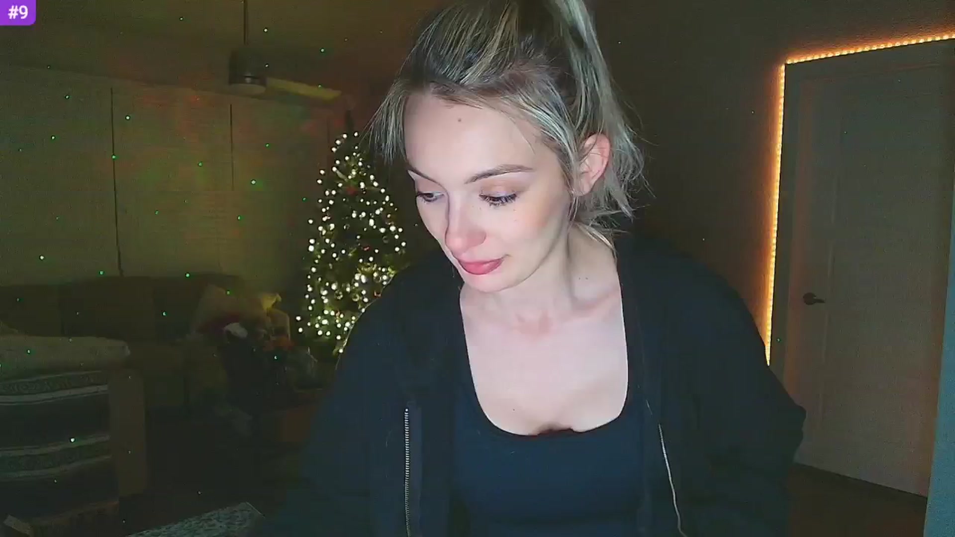 Gallery image thumbnail from Sammy_gray's myfreecams stream on, 02/24/2025, 05:47 image 1 of 20