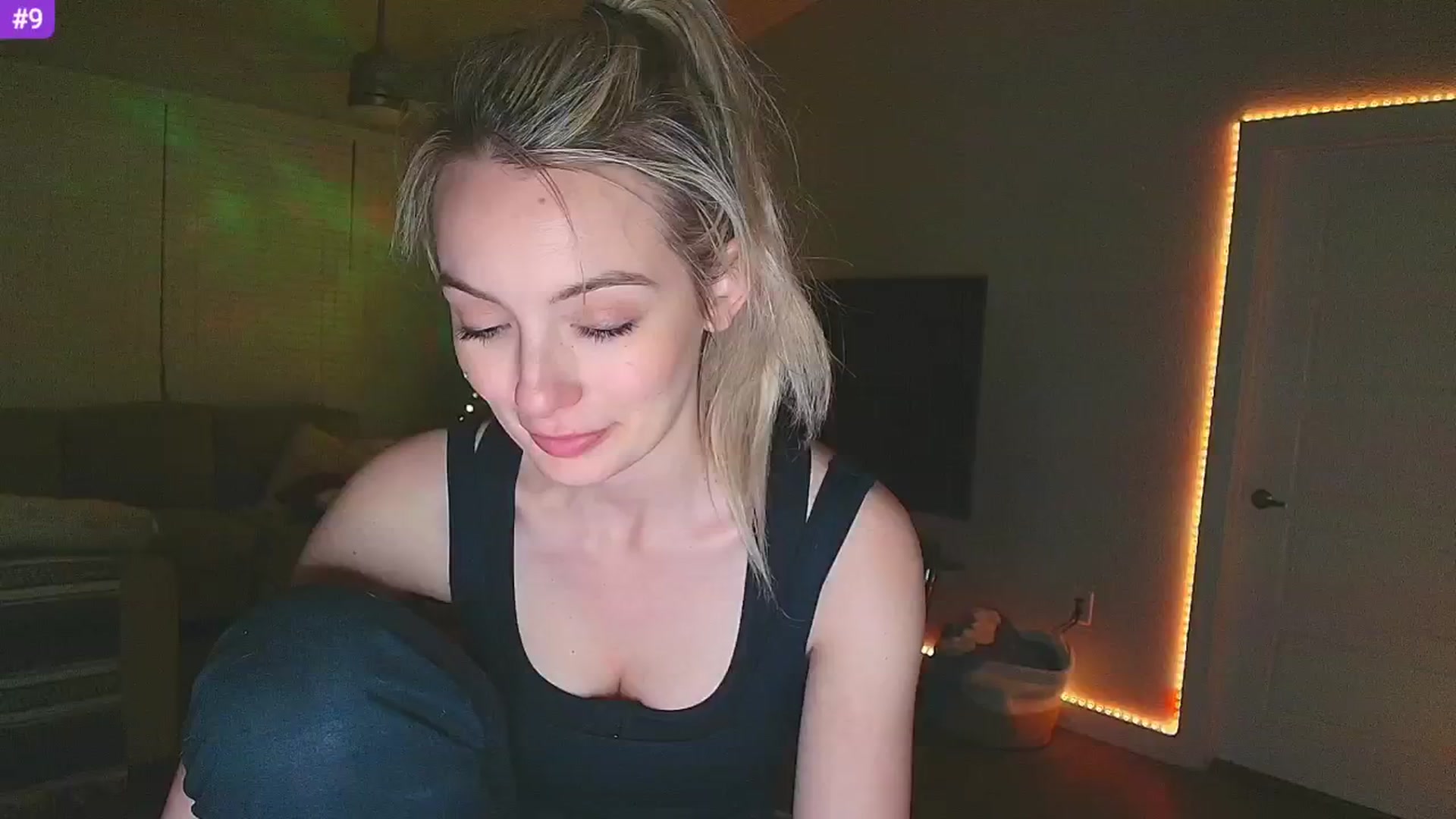 Gallery image thumbnail from Sammy_gray's myfreecams stream on, 02/24/2025, 05:47 image 17 of 20