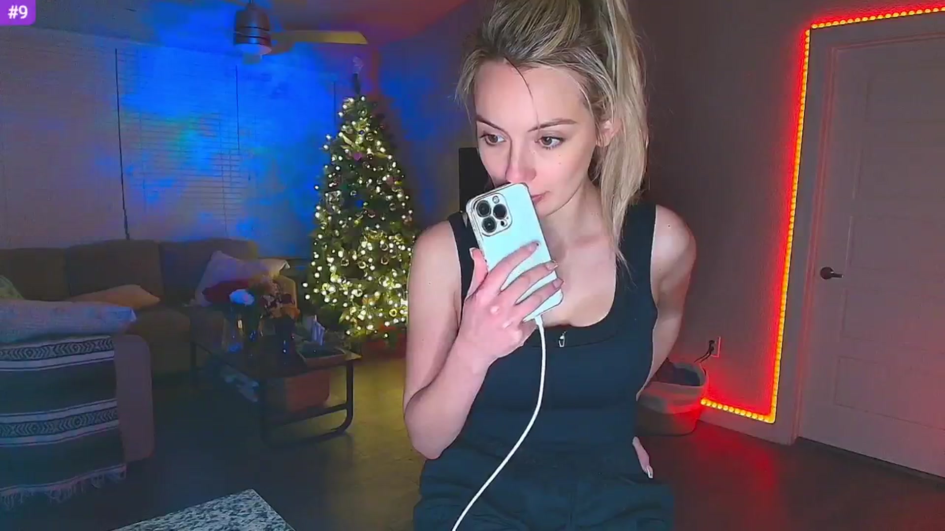 Gallery image thumbnail from Sammy_gray's myfreecams stream on, 02/24/2025, 08:52 image 5 of 20