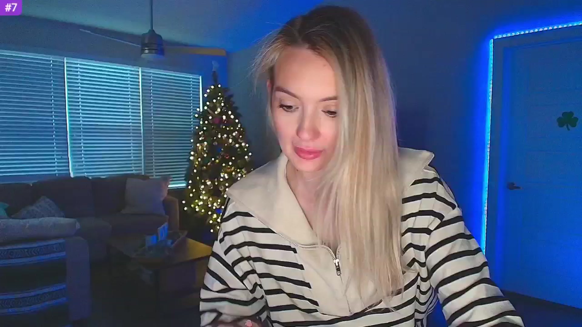 Gallery image thumbnail from Sammy_gray's myfreecams stream on, 03/04/2025, 04:58 image 3 of 20