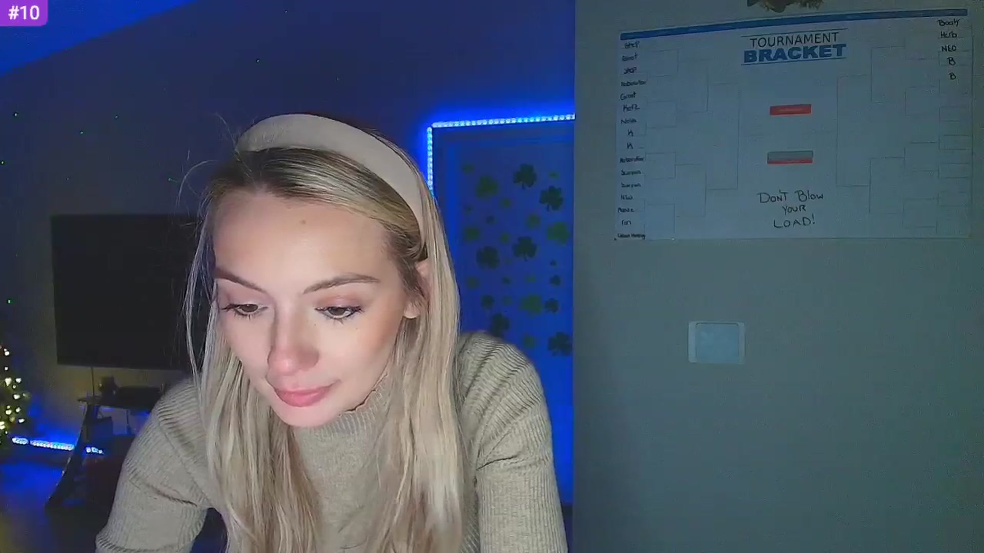 Gallery image thumbnail from Sammy_gray's myfreecams stream on, 03/13/2025, 04:14 image 2 of 20