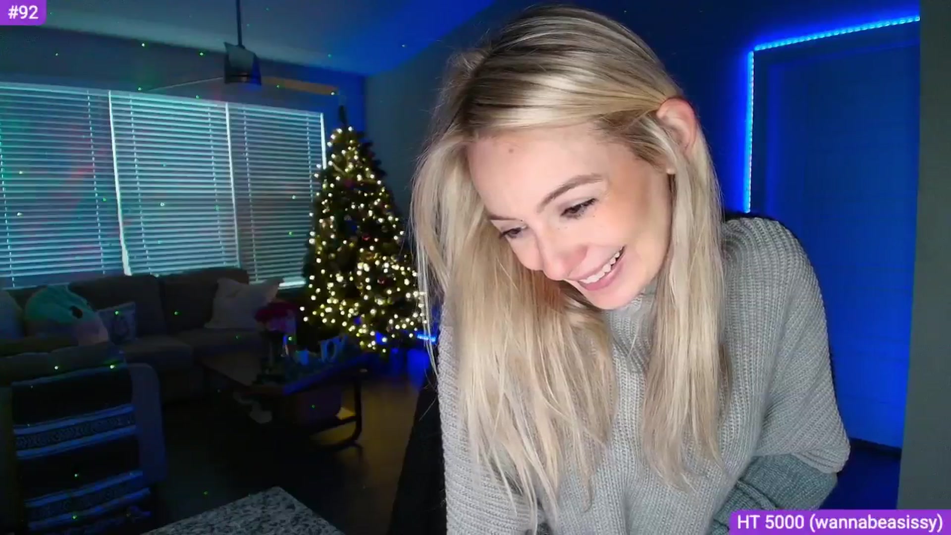 Gallery image thumbnail from Sammy_gray's myfreecams stream on, 04/03/2025, 24:43 image 17 of 20