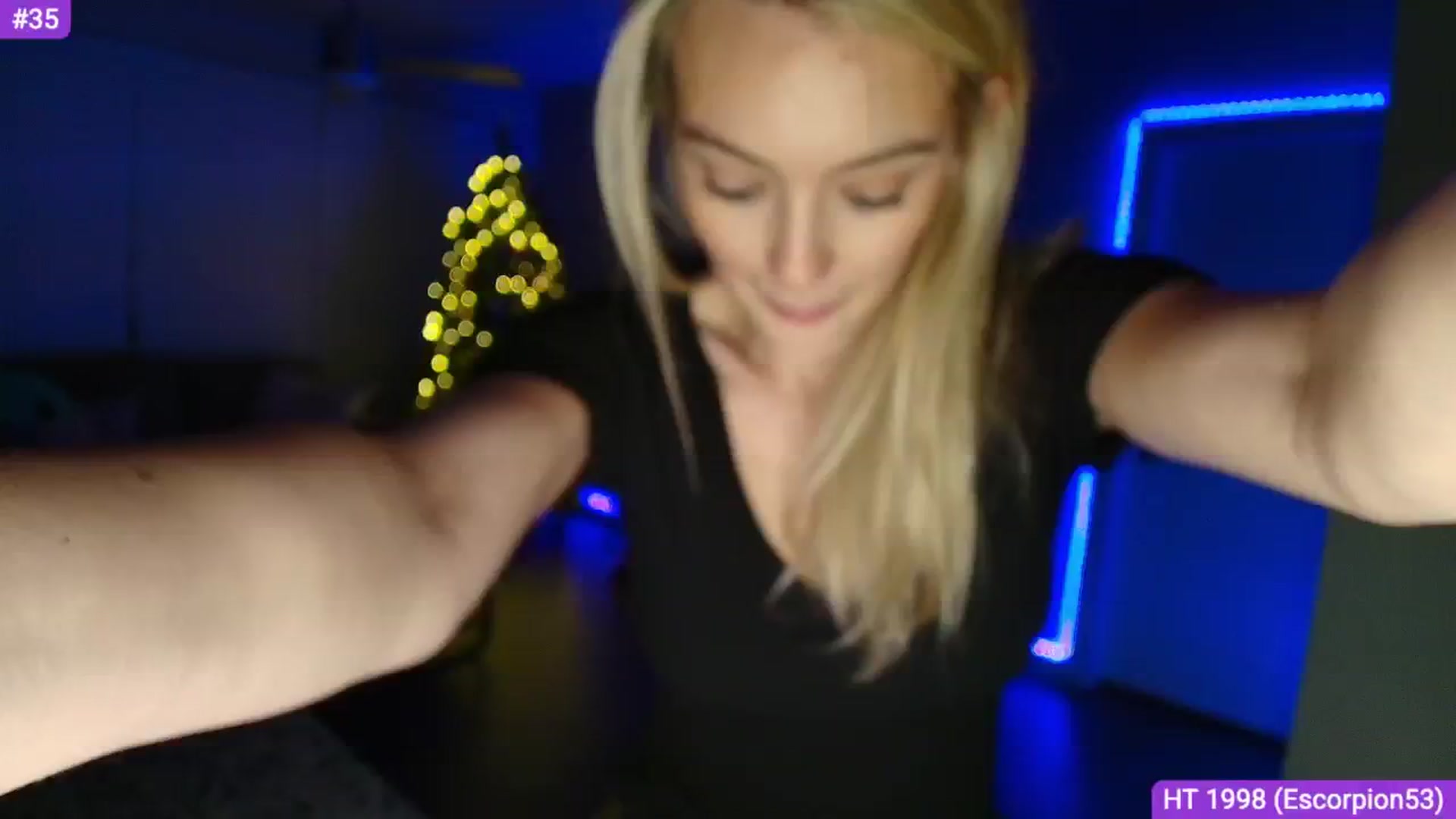 Gallery image thumbnail from Sammy_gray's myfreecams stream on, 04/04/2025, 03:38 image 16 of 20