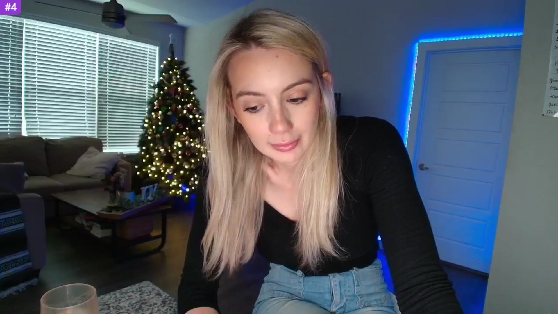Gallery image thumbnail from Sammy_gray's myfreecams stream on, 04/13/2025, 24:47 image 6 of 20