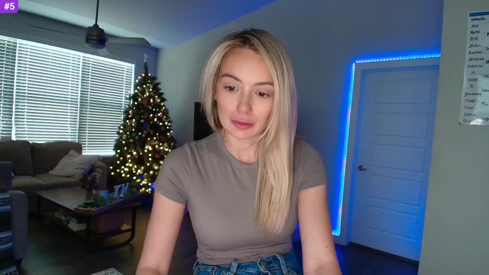 Gallery image thumbnail from Sammy_gray's myfreecams stream on, 04/13/2025, 23:05 image 2 of 20