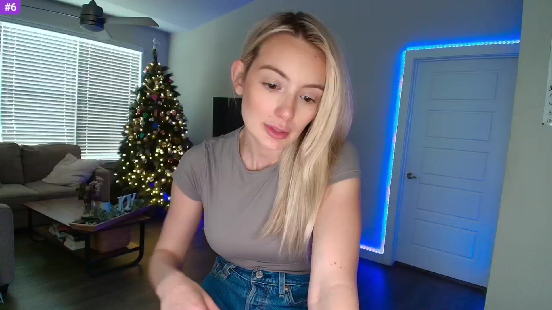Gallery image thumbnail from Sammy_gray's myfreecams stream on, 04/13/2025, 23:05 image 9 of 20