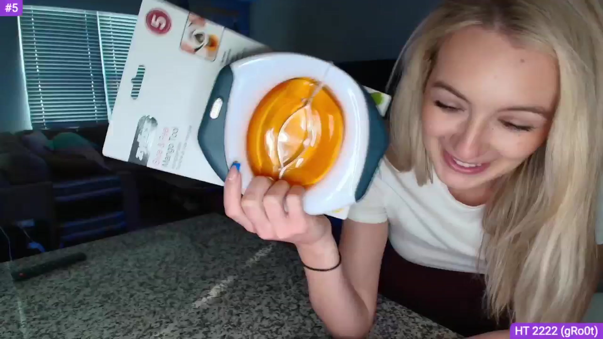 Gallery image thumbnail from Sammy_gray's myfreecams stream on, 04/17/2025, 03:55 image 4 of 20
