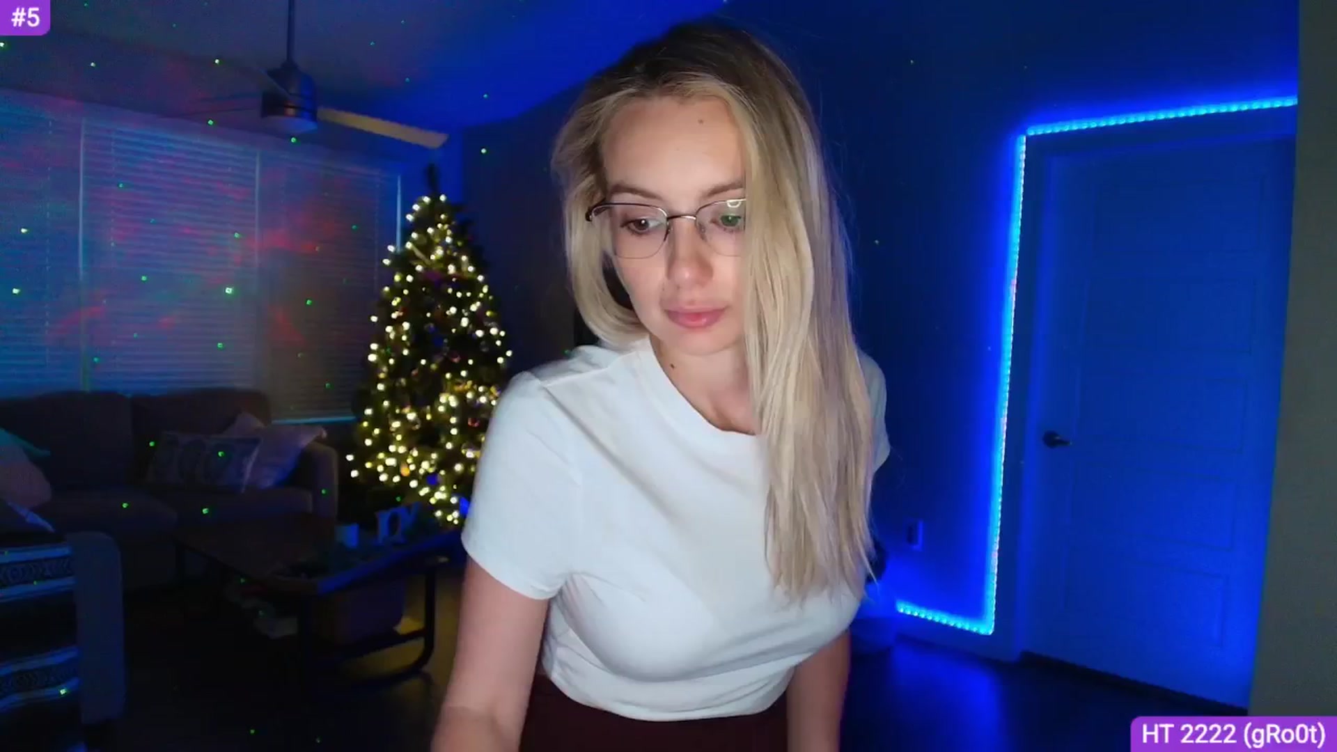 Gallery image thumbnail from Sammy_gray's myfreecams stream on, 04/17/2025, 03:55 image 11 of 20