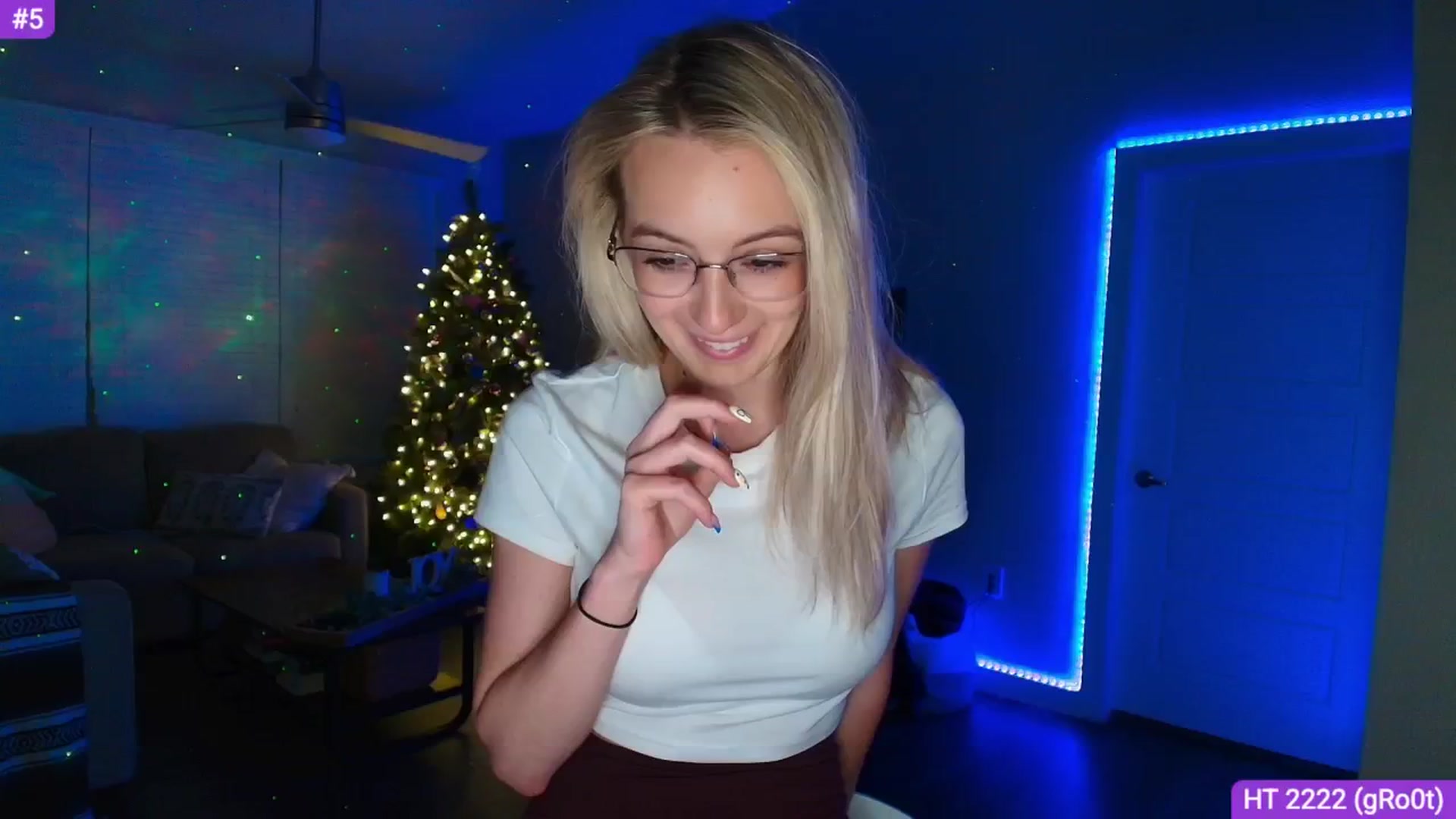 Gallery image thumbnail from Sammy_gray's myfreecams stream on, 04/17/2025, 03:55 image 12 of 20