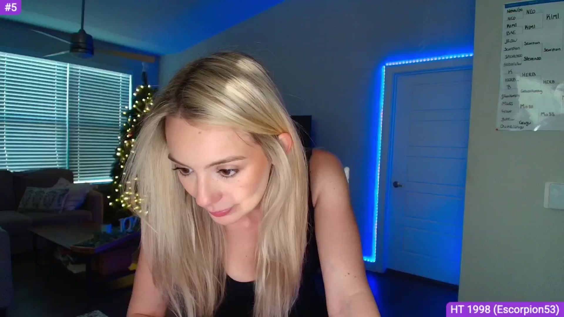 Gallery image thumbnail from Sammy_gray's myfreecams stream on, 04/18/2025, 03:19 image 7 of 20