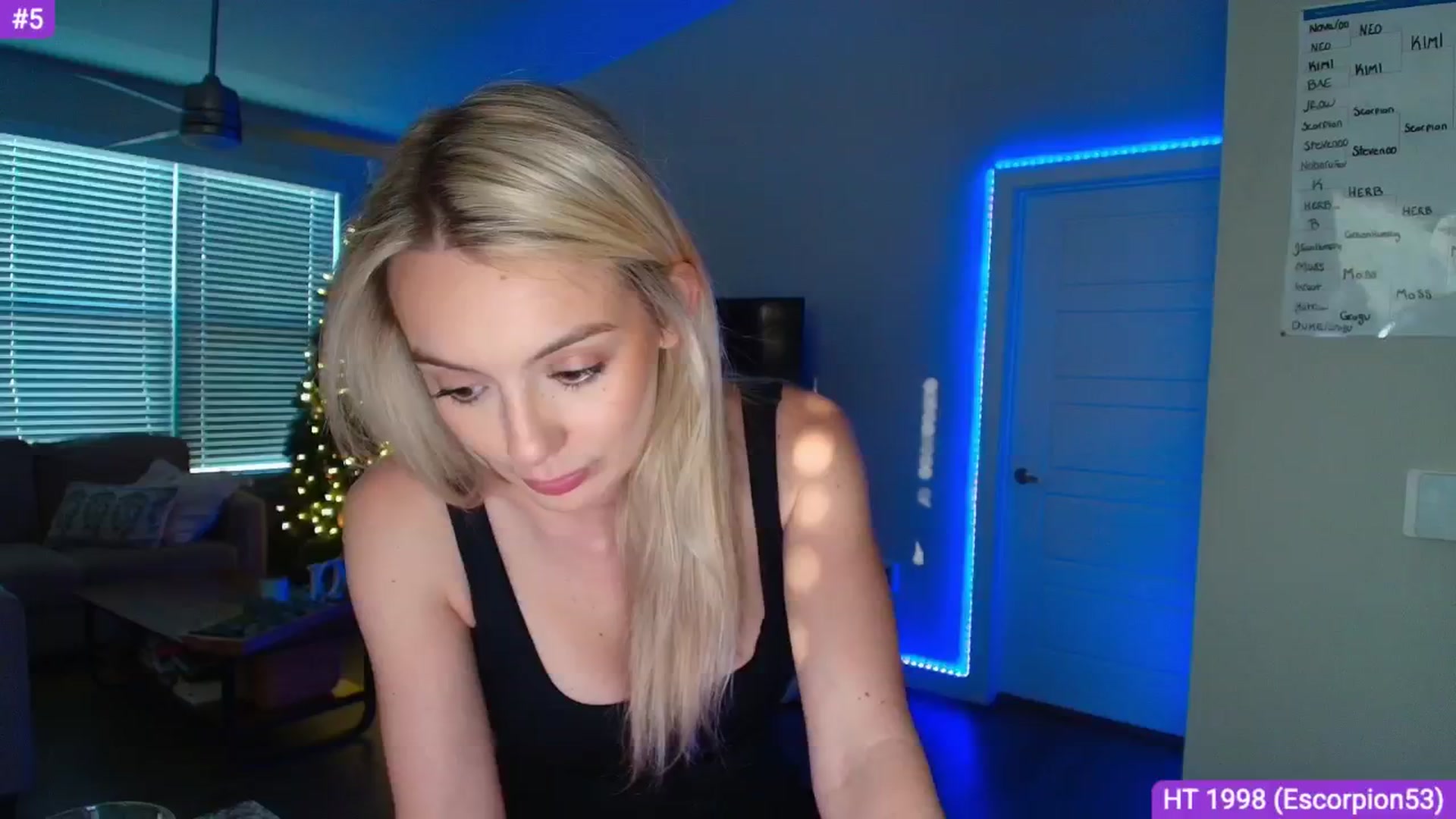 Gallery image thumbnail from Sammy_gray's myfreecams stream on, 04/18/2025, 03:19 image 8 of 20