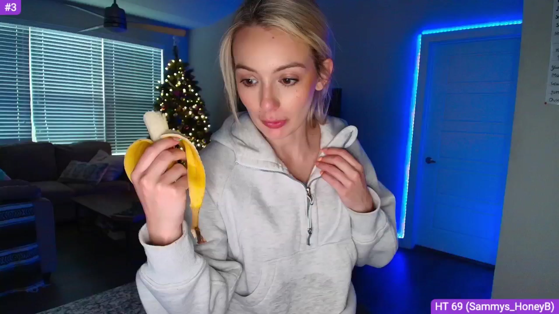 Gallery image thumbnail from Sammy_gray's myfreecams stream on, 04/19/2025, 24:00 image 14 of 20