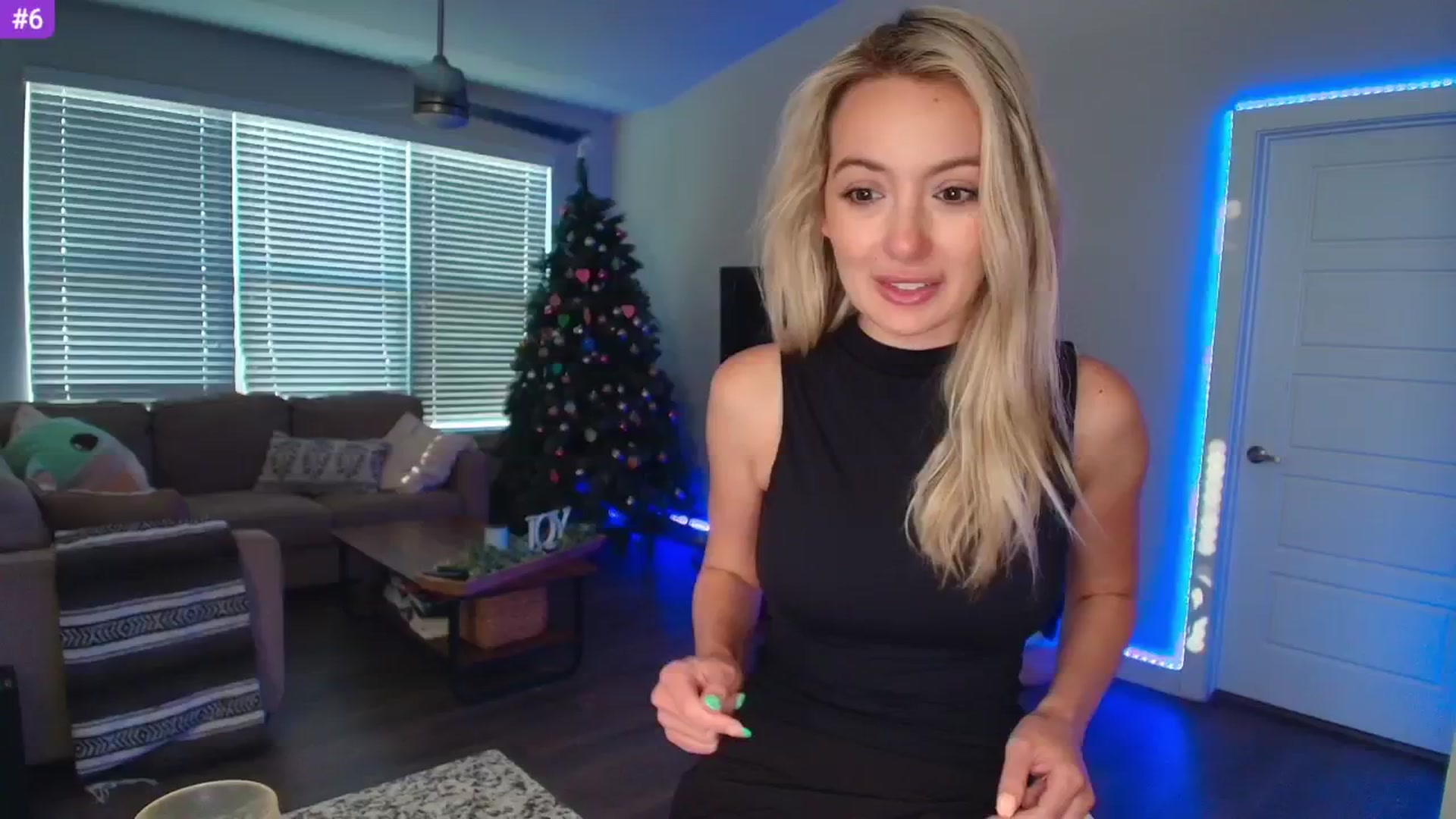 Gallery image thumbnail from Sammy_gray's myfreecams stream on, 04/29/2025, 04:49 image 1 of 20