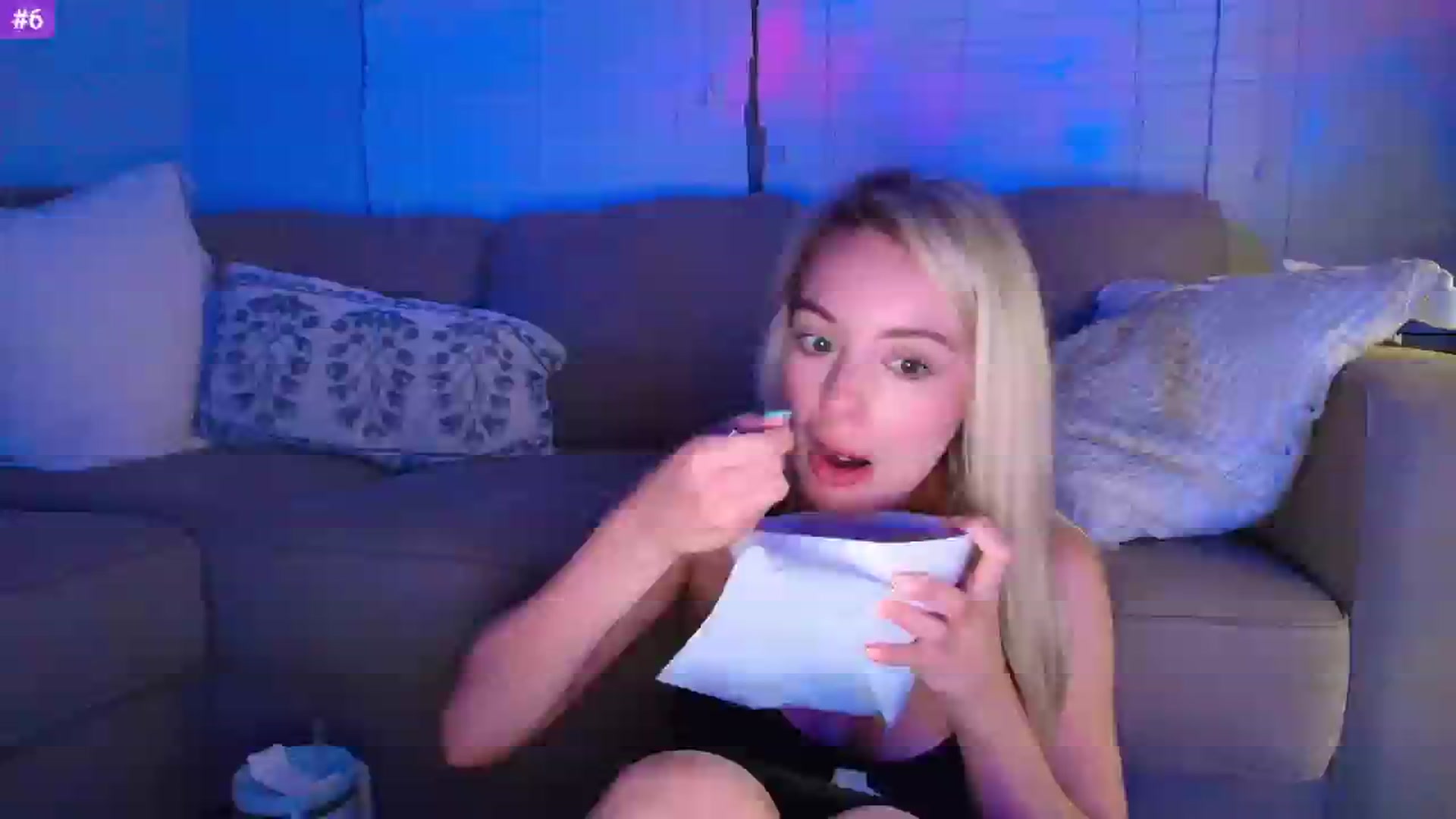 Gallery image thumbnail from Sammy_gray's myfreecams stream on, 04/30/2025, 03:59 image 4 of 20