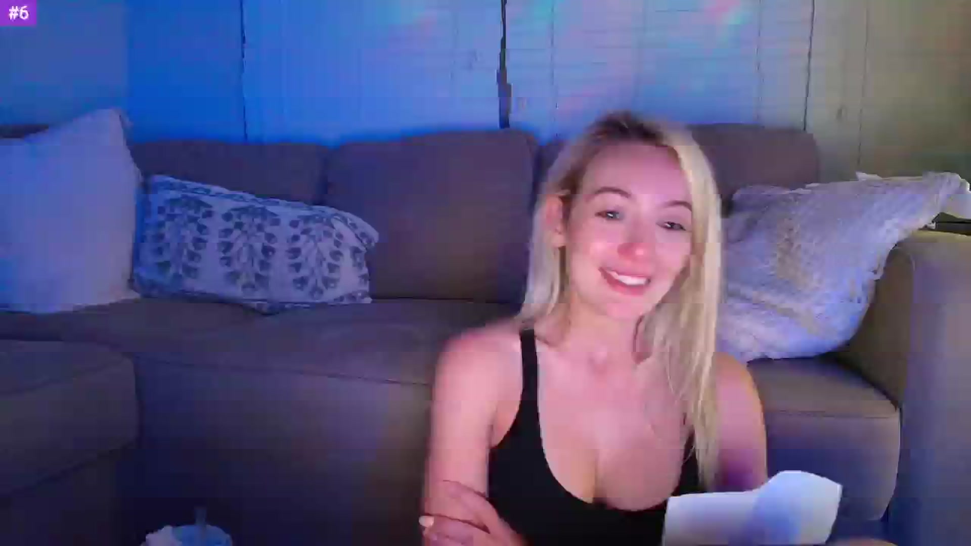 Gallery image thumbnail from Sammy_gray's myfreecams stream on, 04/30/2025, 03:59 image 6 of 20