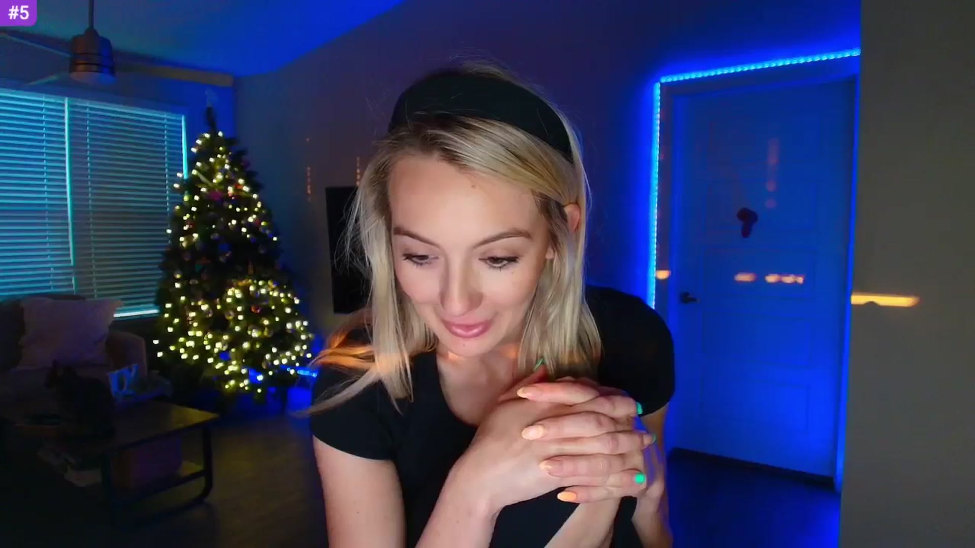 Gallery image thumbnail from Sammy_gray's myfreecams stream on, 05/09/2025, 02:28 image 18 of 20