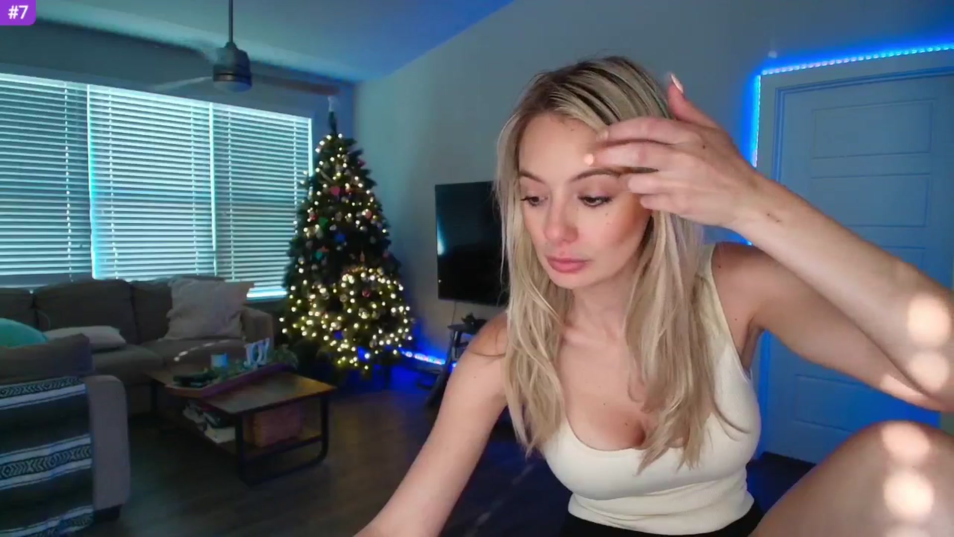 Gallery image thumbnail from Sammy_gray's myfreecams stream on, 05/10/2025, 01:24 image 12 of 20