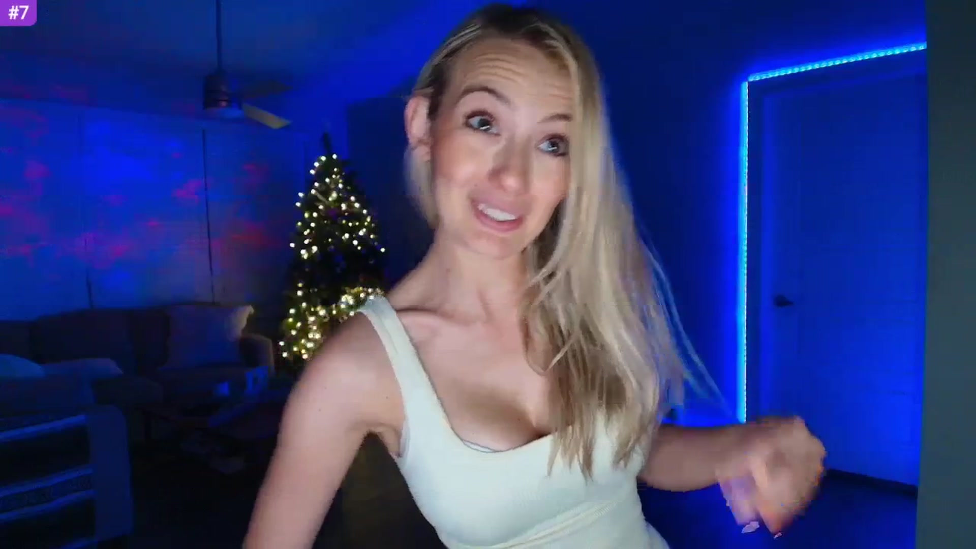 Gallery image thumbnail from Sammy_gray's myfreecams stream on, 05/10/2025, 03:28 image 8 of 20