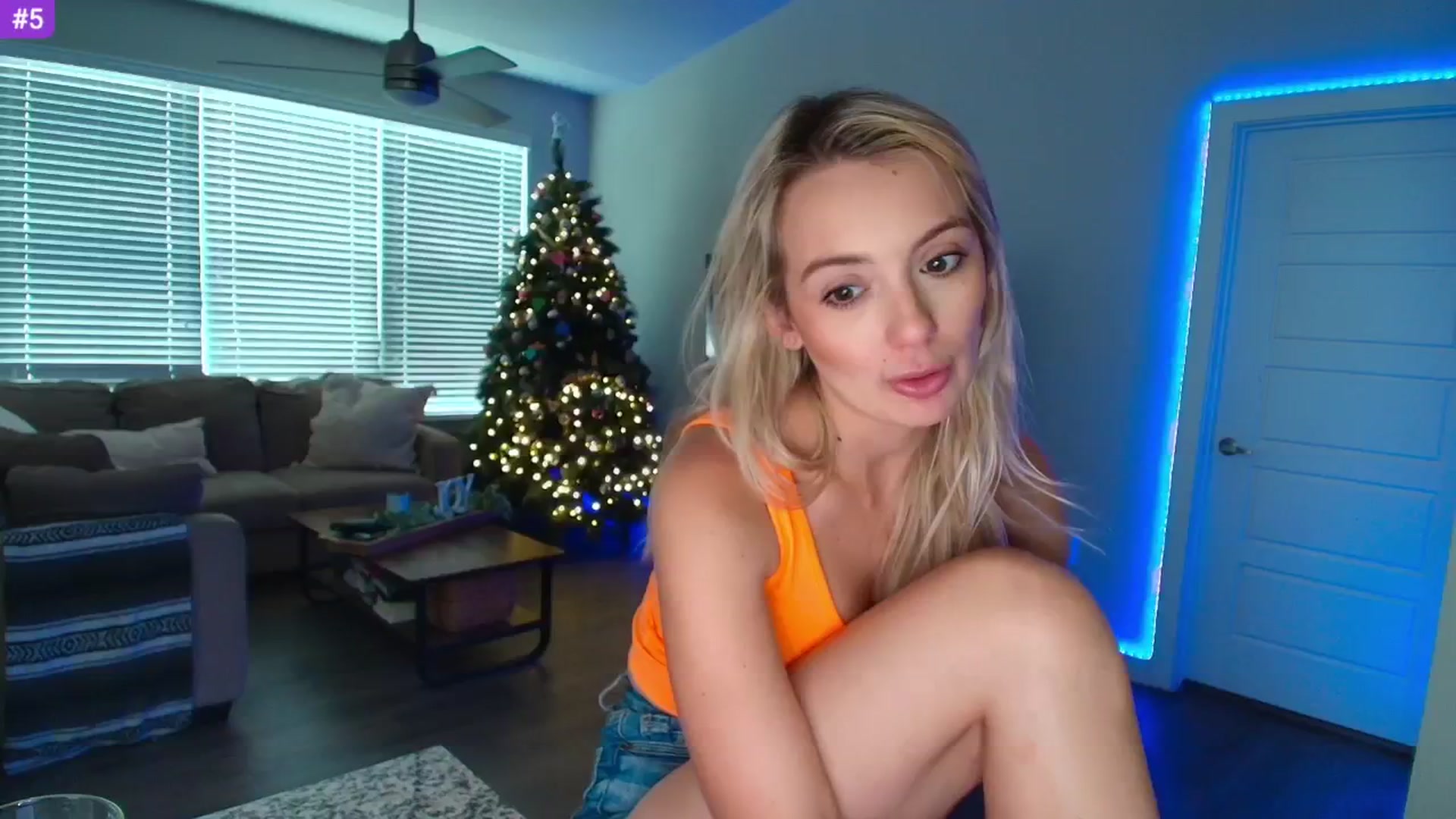 Gallery image thumbnail from Sammy_gray's myfreecams stream on, 05/12/2025, 01:47 image 8 of 20