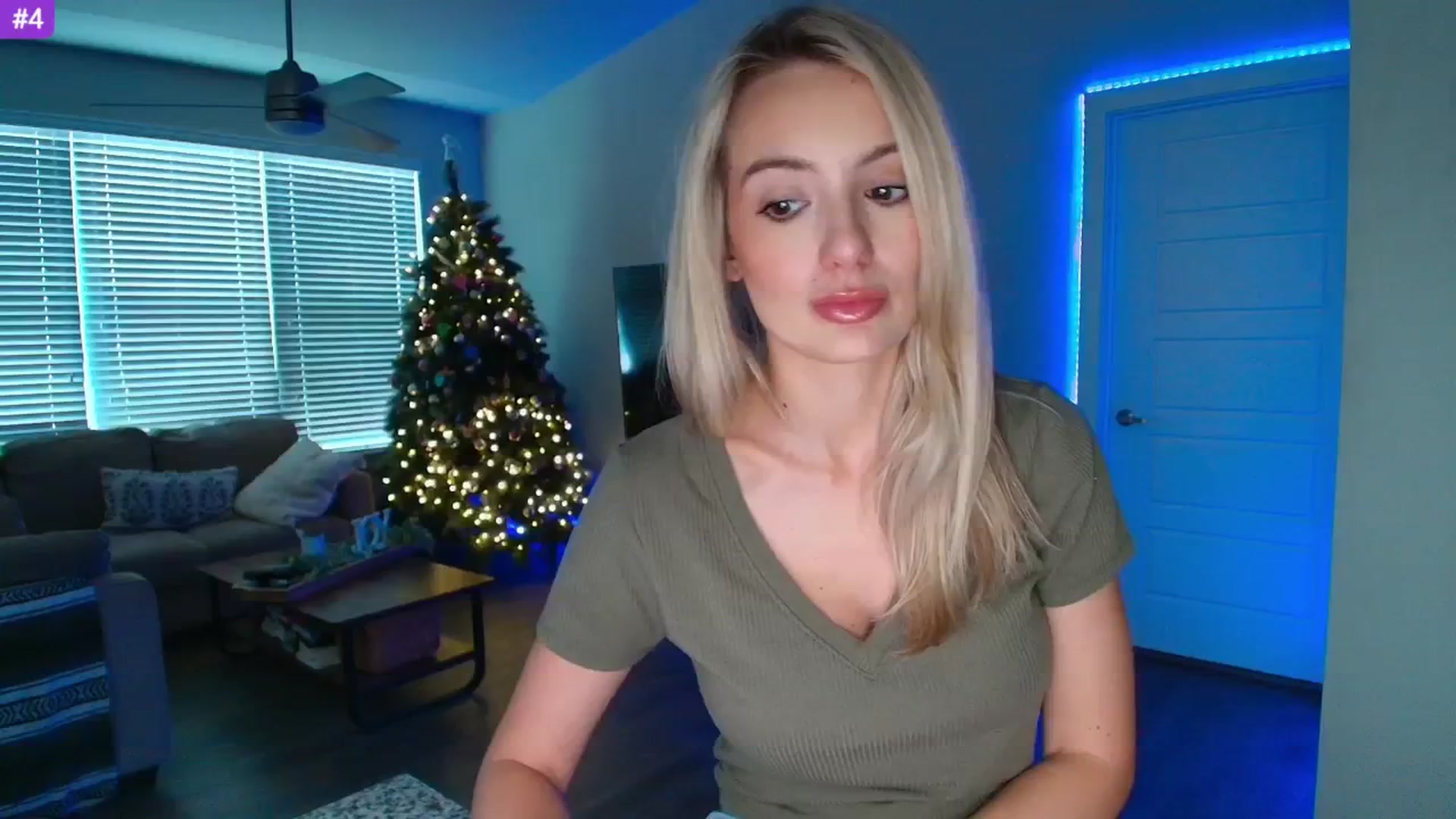 Gallery image thumbnail from Sammy_gray's myfreecams stream on, 05/13/2025, 24:00 image 2 of 20