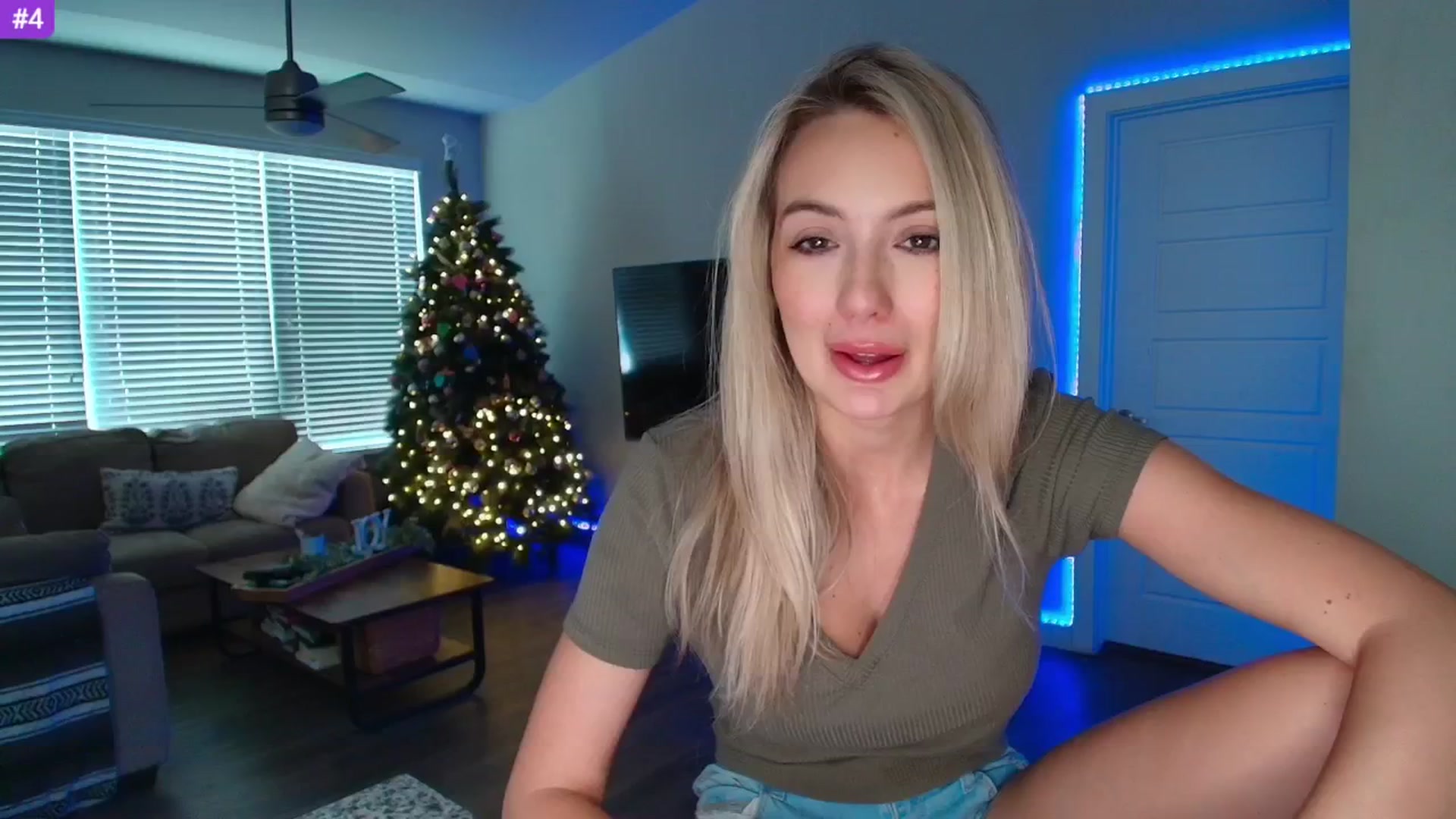 Gallery image thumbnail from Sammy_gray's myfreecams stream on, 05/13/2025, 24:00 image 9 of 20
