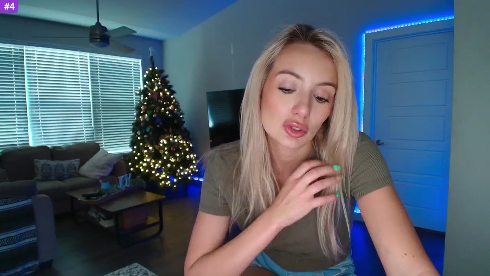 Gallery image thumbnail from Sammy_gray's myfreecams stream on, 05/13/2025, 01:21 image 3 of 20