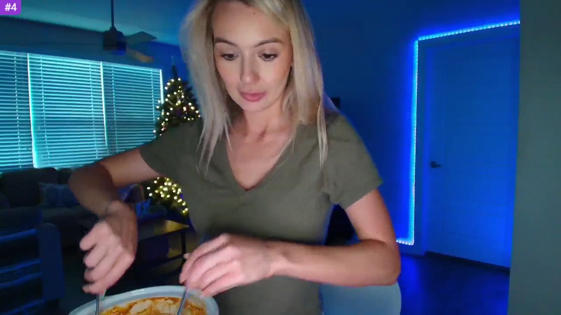 Gallery image thumbnail from Sammy_gray's myfreecams stream on, 05/13/2025, 01:21 image 18 of 20