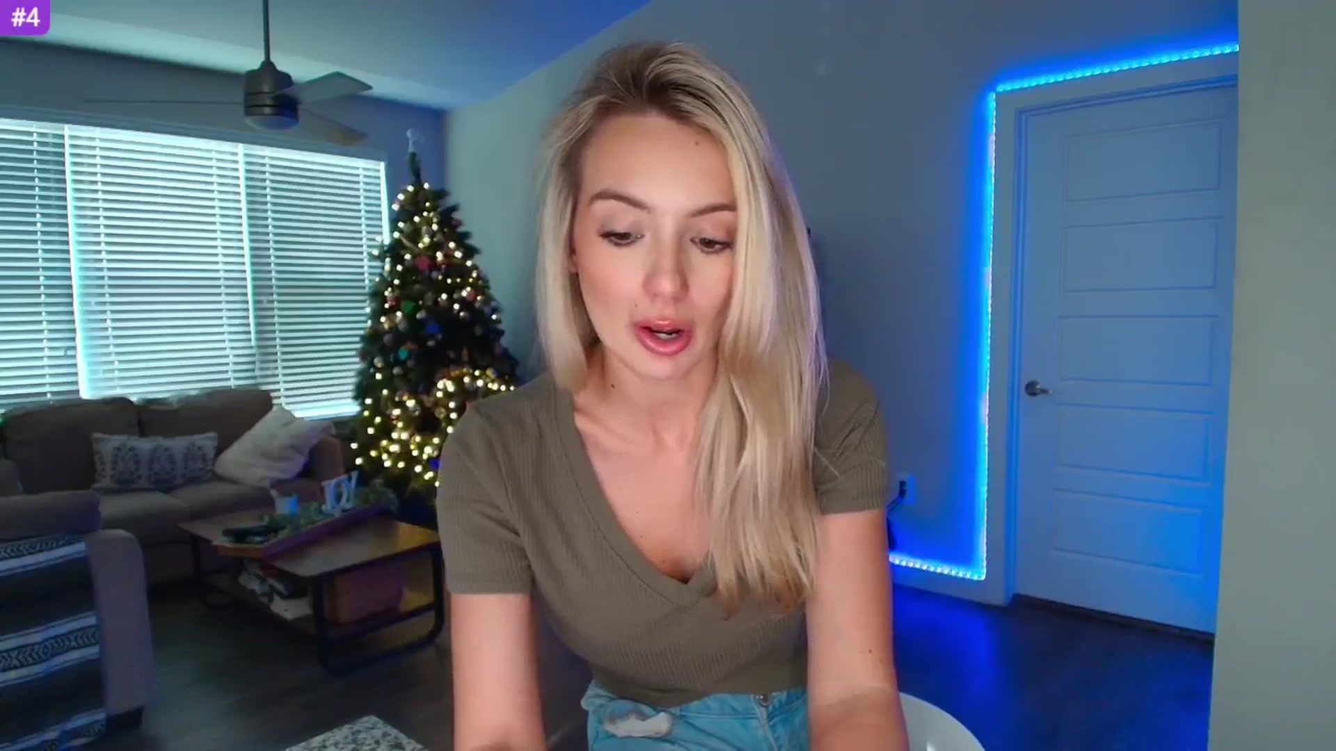 Gallery image thumbnail from Sammy_gray's myfreecams stream on, 05/13/2025, 01:21 image 6 of 20
