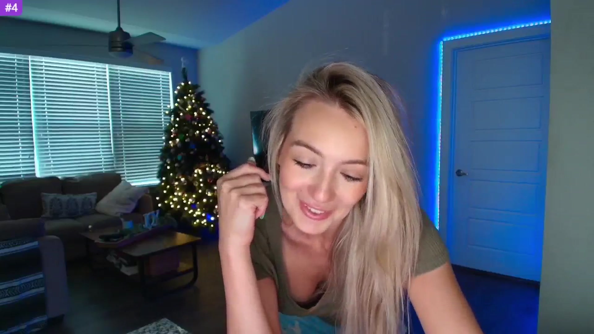 Gallery image thumbnail from Sammy_gray's myfreecams stream on, 05/13/2025, 01:21 image 10 of 20