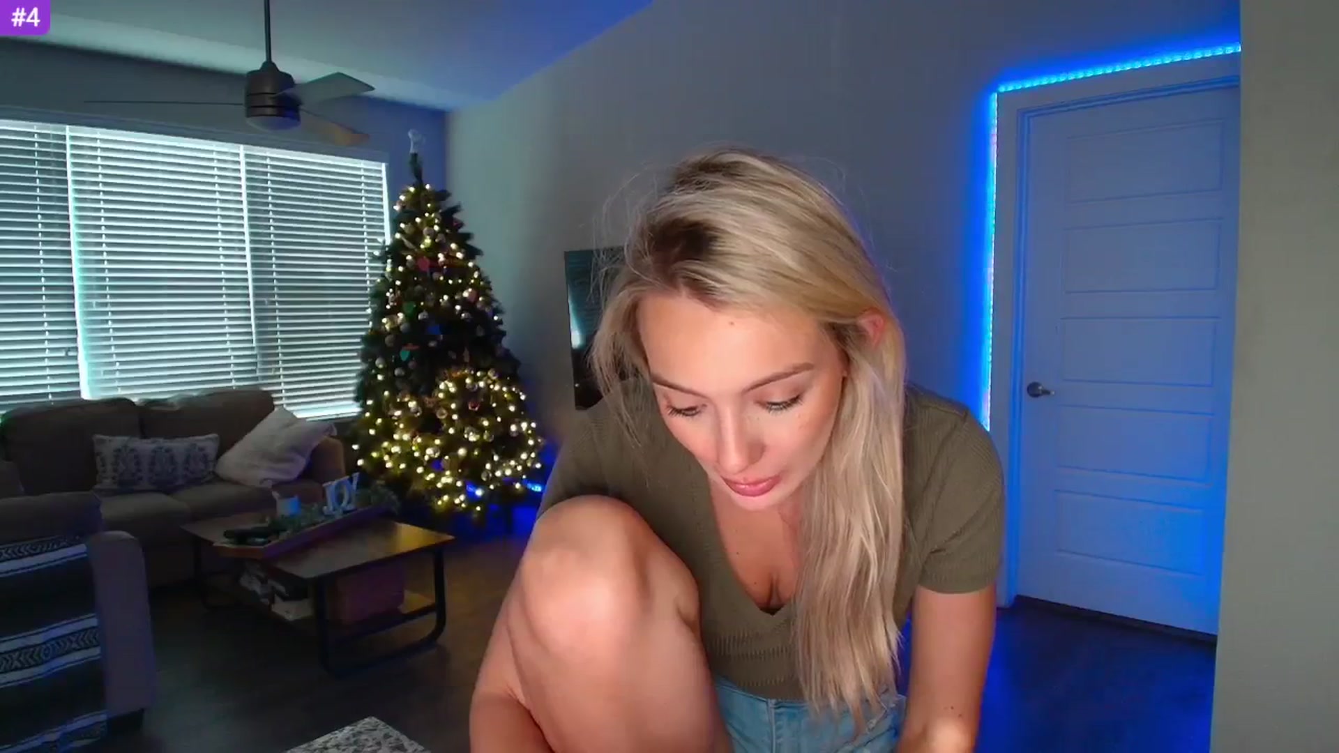 Gallery image thumbnail from Sammy_gray's myfreecams stream on, 05/13/2025, 01:21 image 7 of 20
